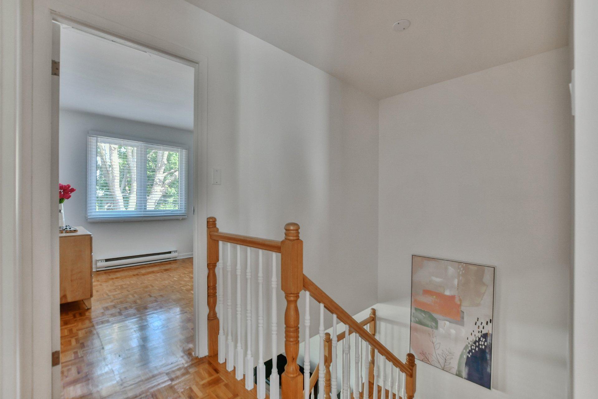 









162


Rue Claudel

,
Boisbriand,




QC
J7G1K2

