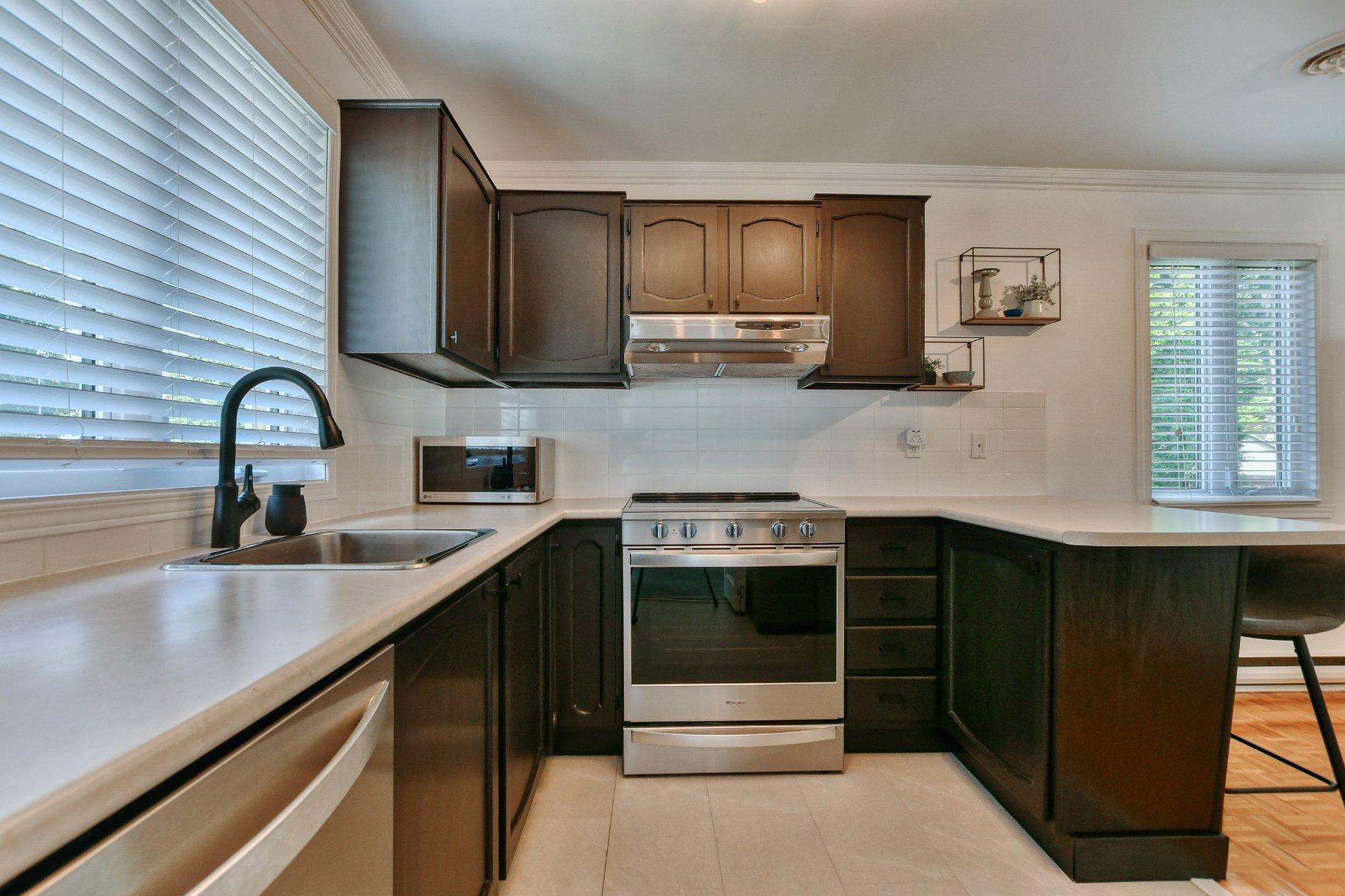 









162


Rue Claudel

,
Boisbriand,




QC
J7G1K2

