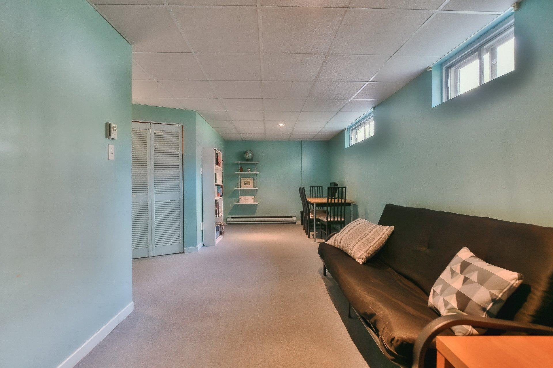 









162


Rue Claudel

,
Boisbriand,




QC
J7G1K2

