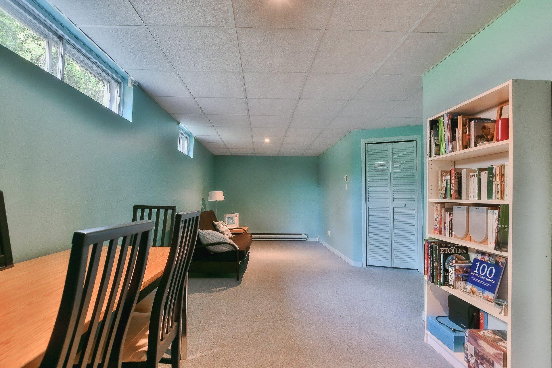 









162


Rue Claudel

,
Boisbriand,




QC
J7G1K2

