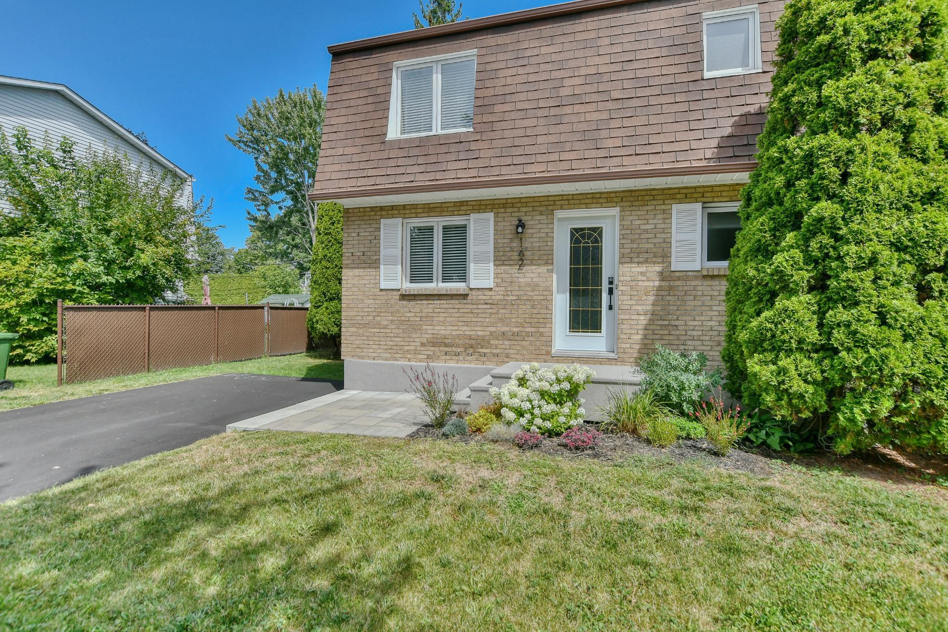 









162


Rue Claudel

,
Boisbriand,




QC
J7G1K2

