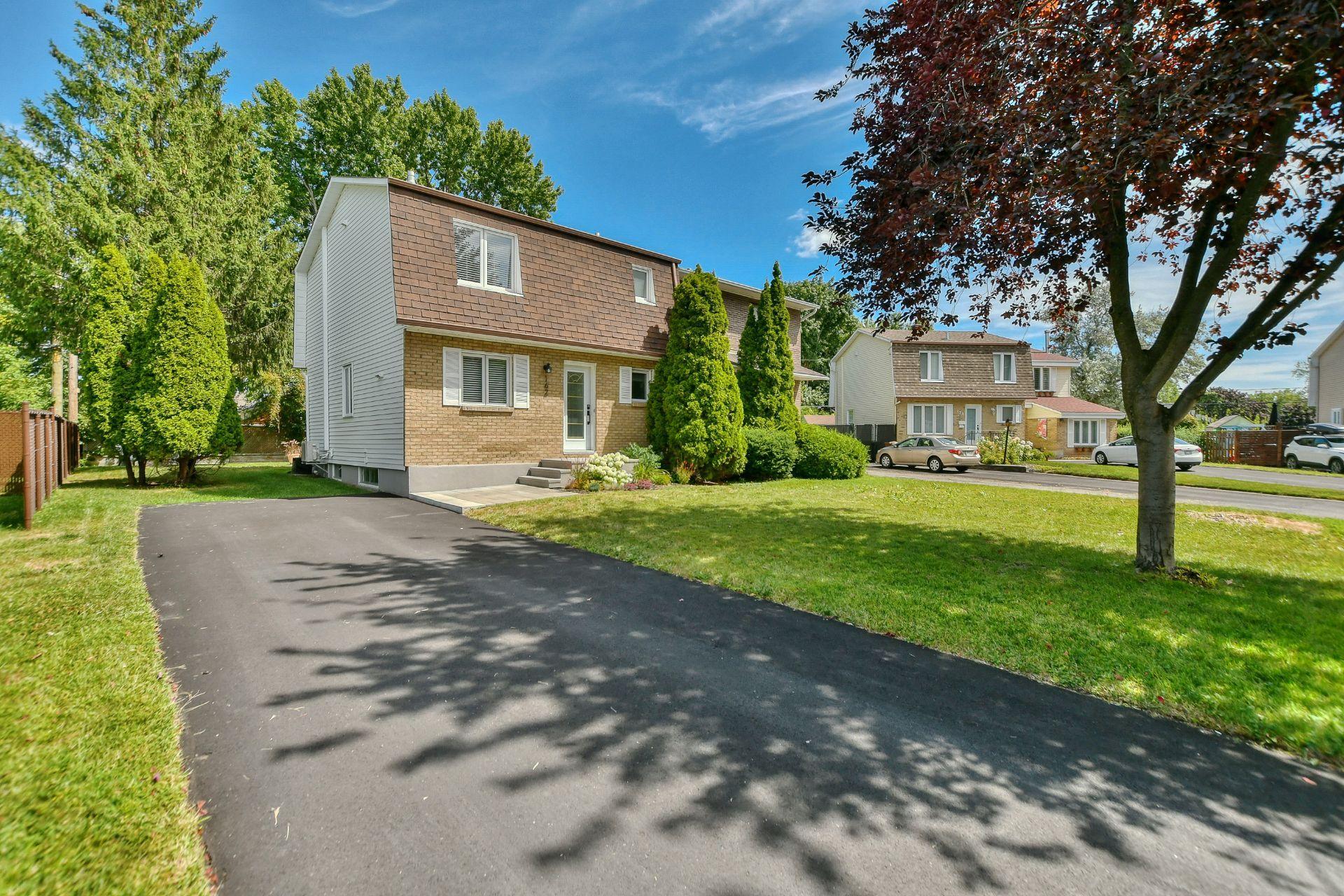 









162


Rue Claudel

,
Boisbriand,




QC
J7G1K2

