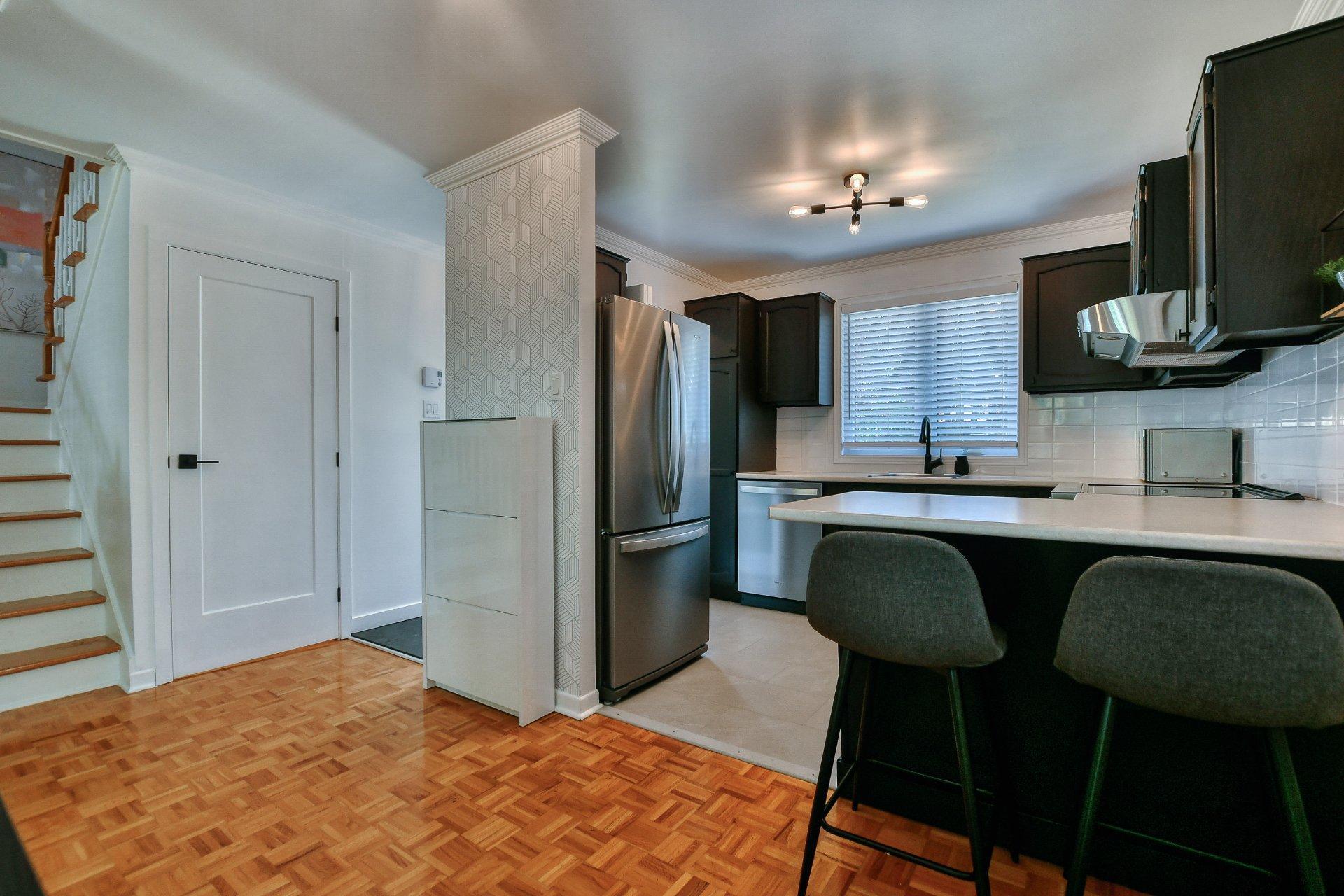 









162


Rue Claudel

,
Boisbriand,




QC
J7G1K2

