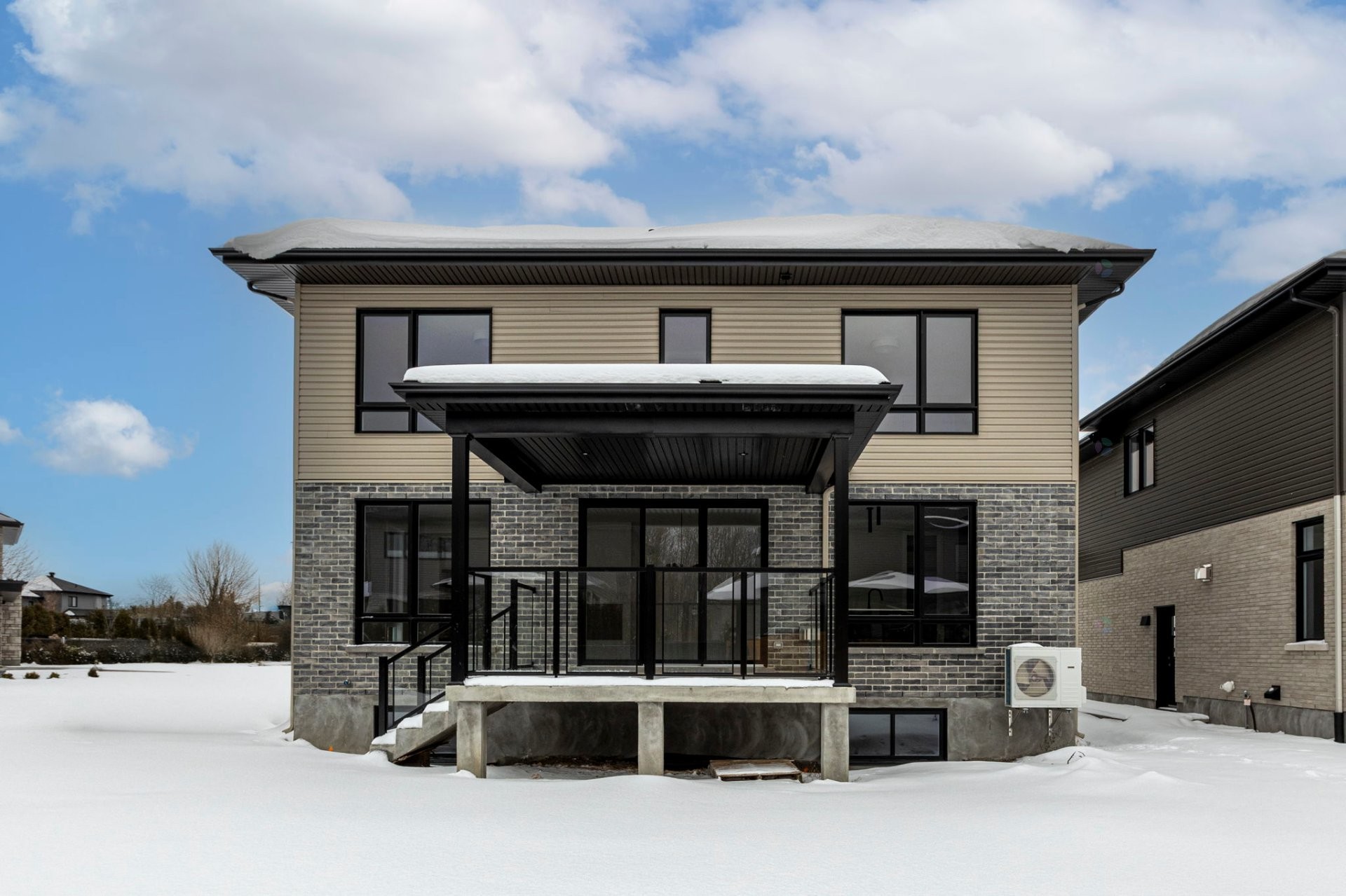 









749


Rue Louis-Quilico

,
Boucherville,




QC
J4B0H5

