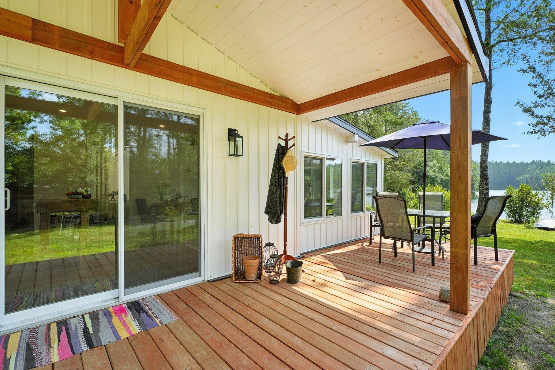 









86


Ch. du Lac-Michel

,
Sainte-Thérèse-de-la-Gatineau,




QC
J0X2X0

