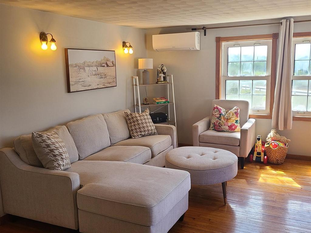 












23 Village Green Road

,
Mount Mellick,




PE
C1B 3T7

