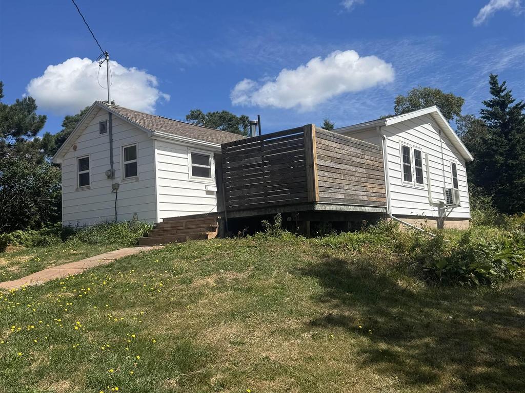 












23 Village Green Road

,
Mount Mellick,




PE
C1B 3T7

