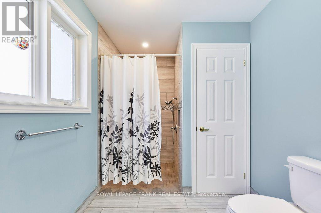 












519 ALMA STREET

,
Scugog (Port Perry),




Ontario
L9L1R5

