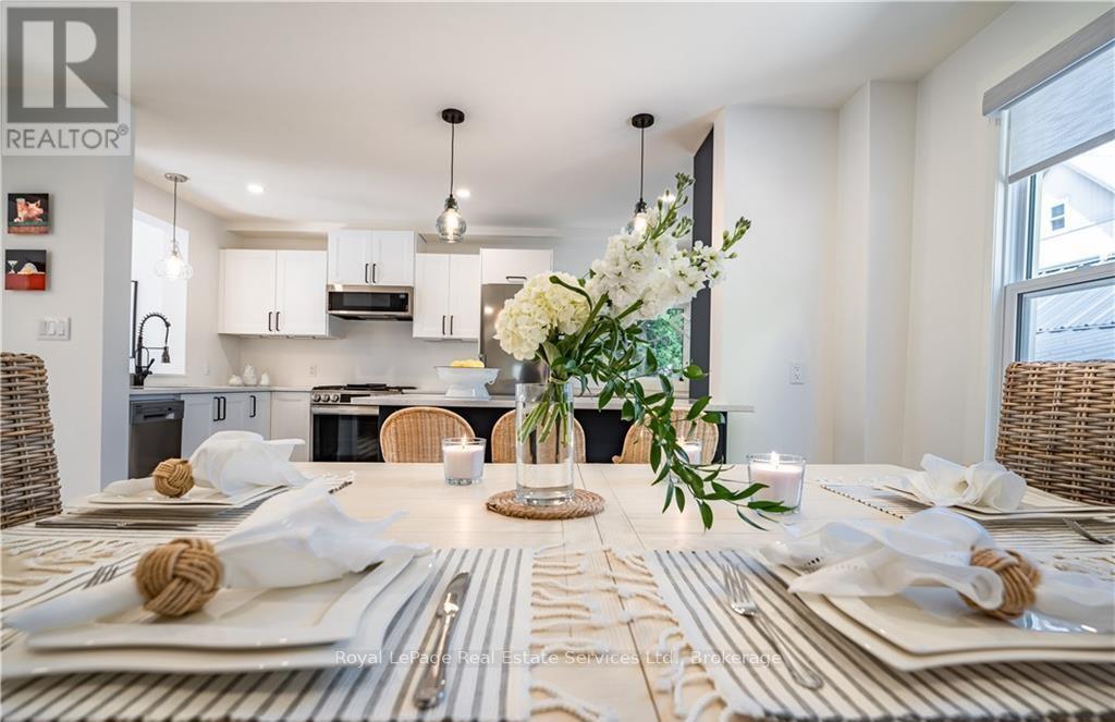 












4 6TH STREET

,
Grimsby (Grimsby Beach),




Ontario
L3M2T3

