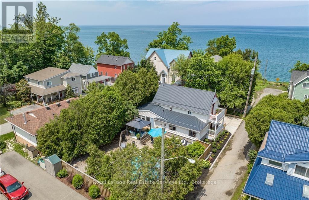 












4 6TH STREET

,
Grimsby (Grimsby Beach),




Ontario
L3M2T3

