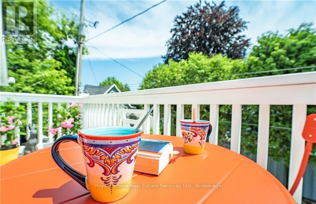 












4 6TH STREET

,
Grimsby (Grimsby Beach),




Ontario
L3M2T3

