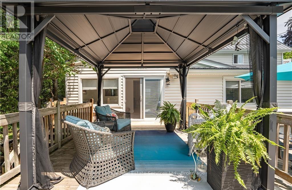 












4 6TH STREET

,
Grimsby (Grimsby Beach),




Ontario
L3M2T3

