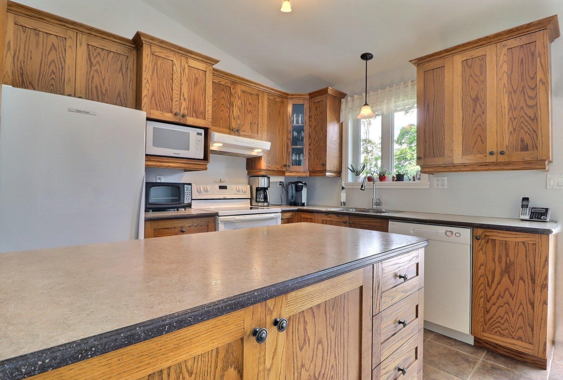 









9986


Boul. St-Jacques

,
Québec (Les Rivières),




QC
G2B4R2

