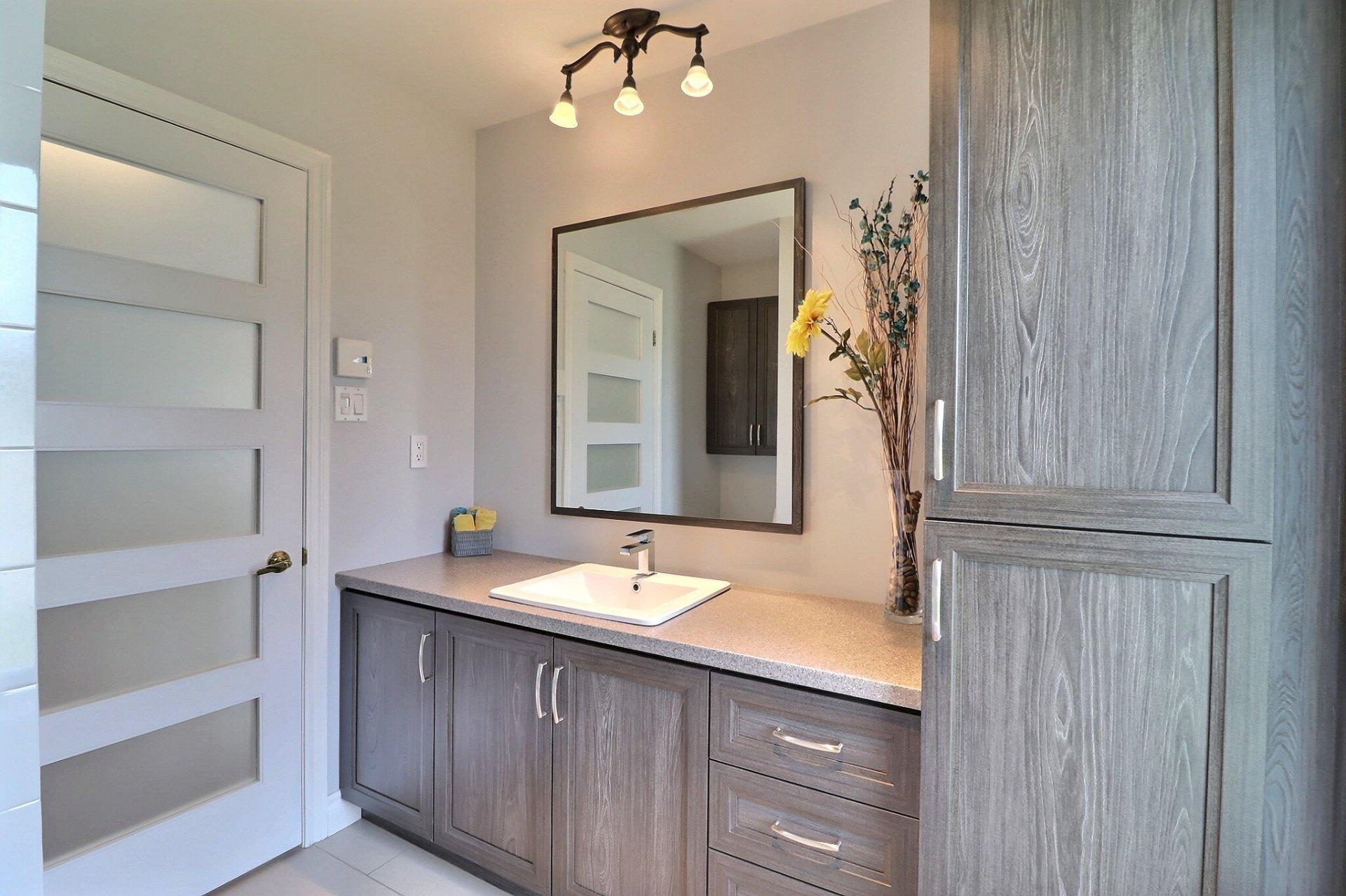 









9986


Boul. St-Jacques

,
Québec (Les Rivières),




QC
G2B4R2

