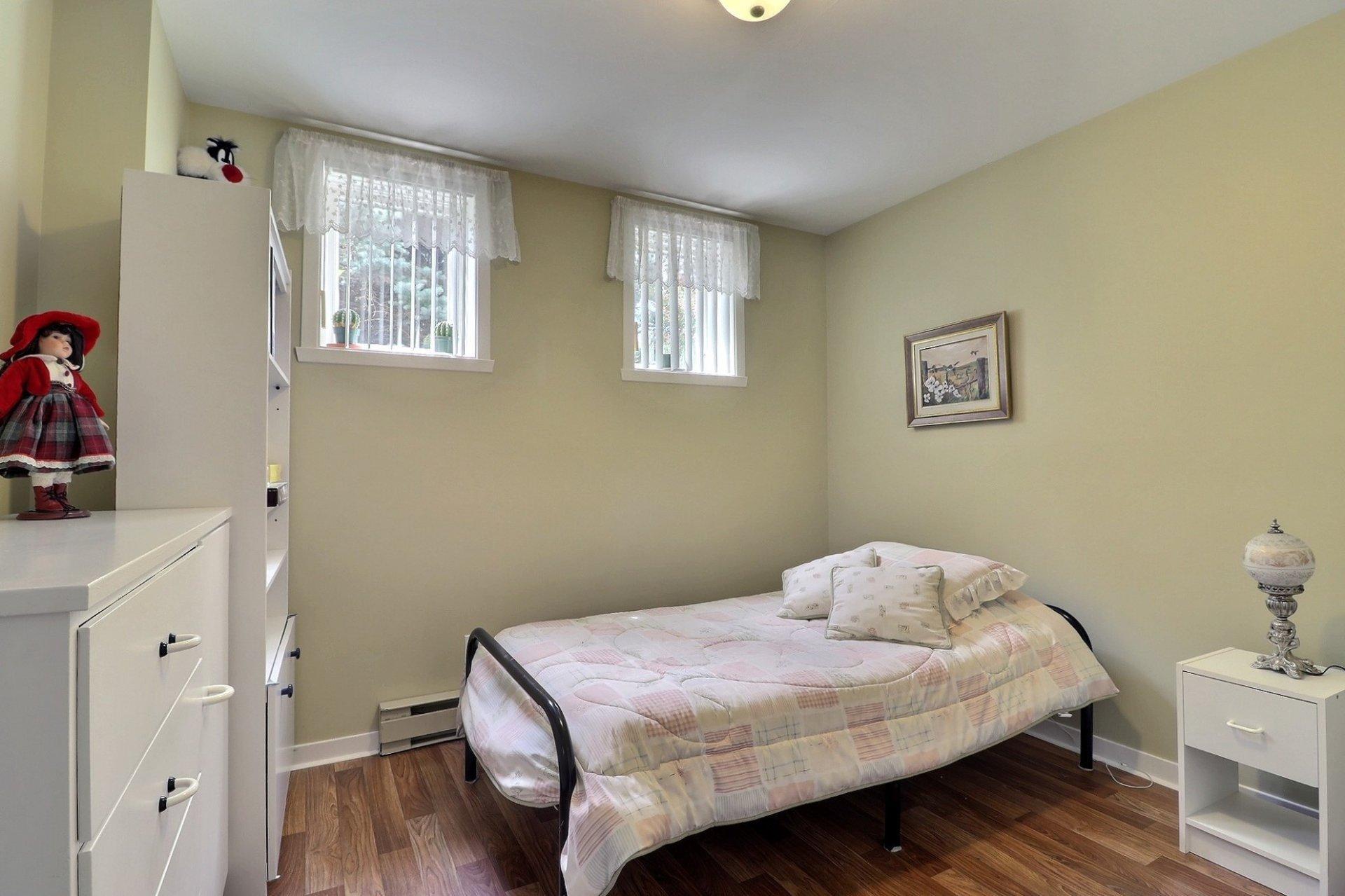 









9986


Boul. St-Jacques

,
Québec (Les Rivières),




QC
G2B4R2

