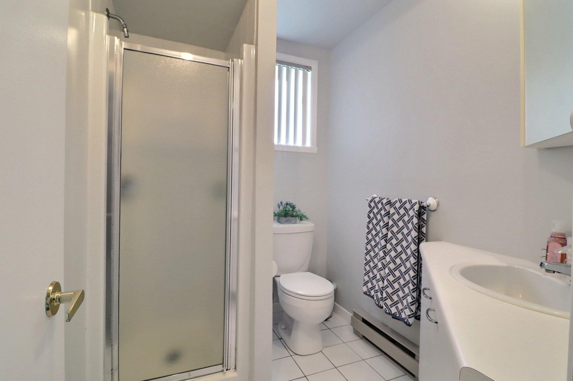 









9986


Boul. St-Jacques

,
Québec (Les Rivières),




QC
G2B4R2

