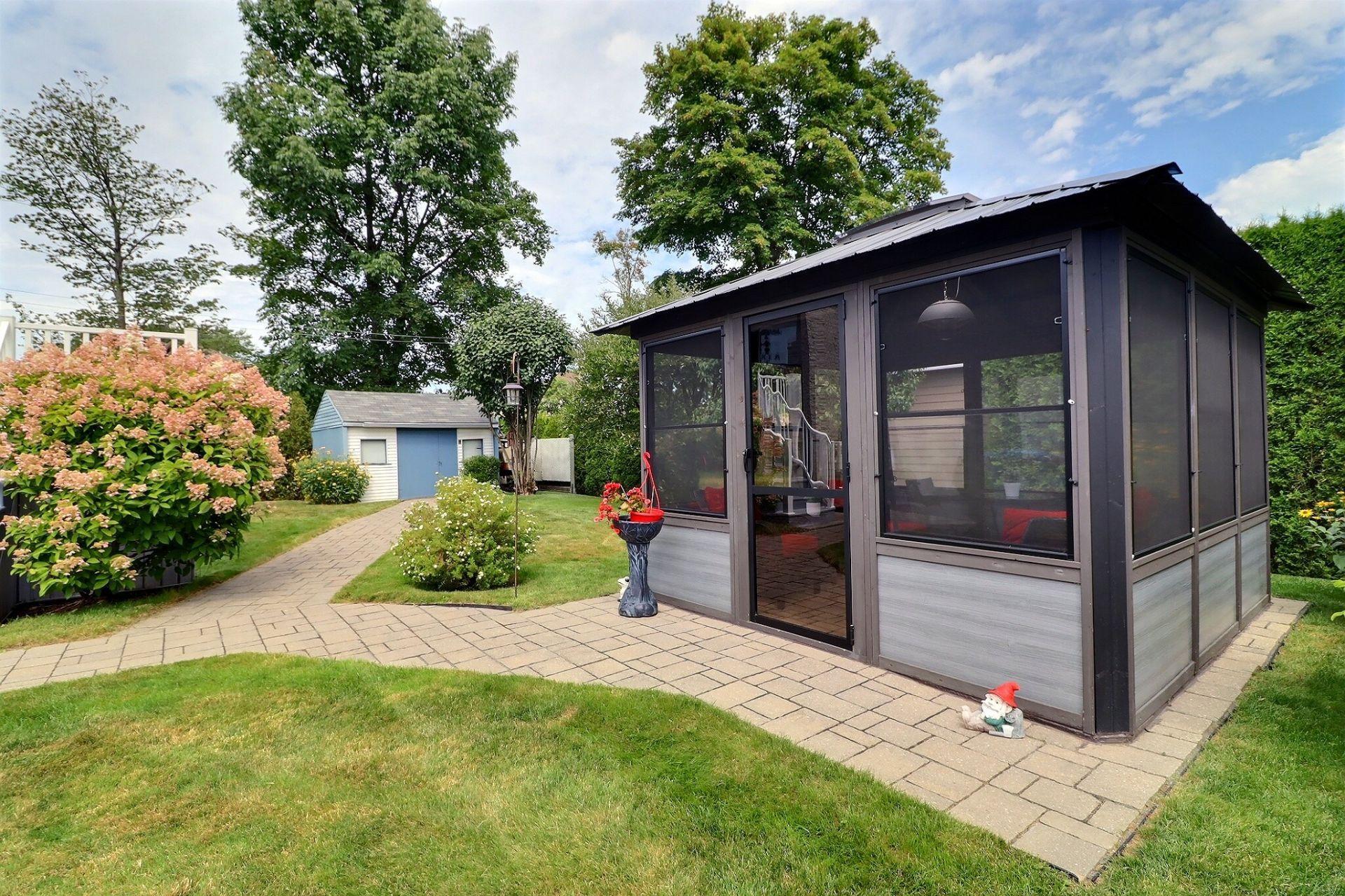 









9986


Boul. St-Jacques

,
Québec (Les Rivières),




QC
G2B4R2

