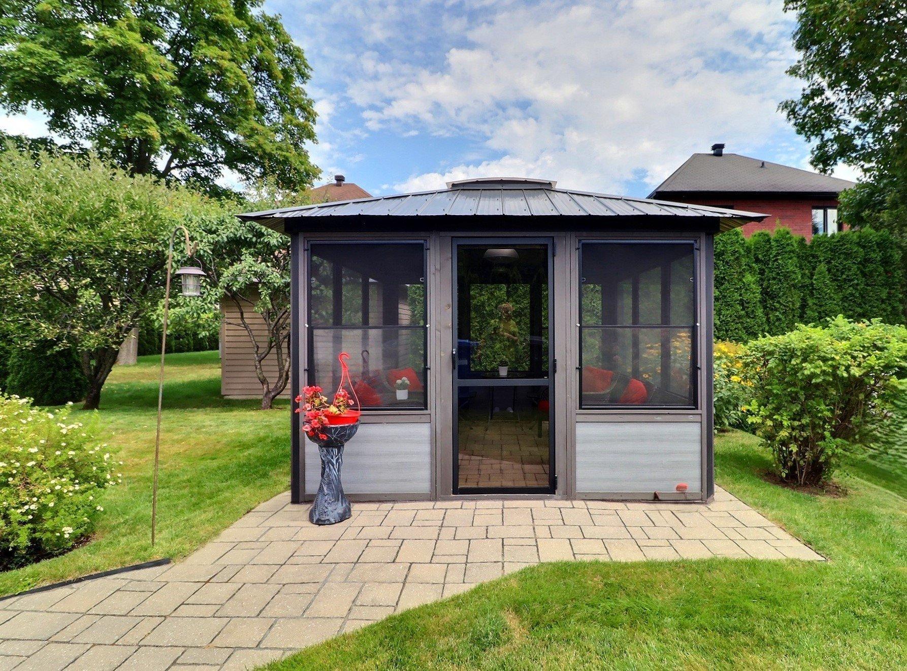 









9986


Boul. St-Jacques

,
Québec (Les Rivières),




QC
G2B4R2

