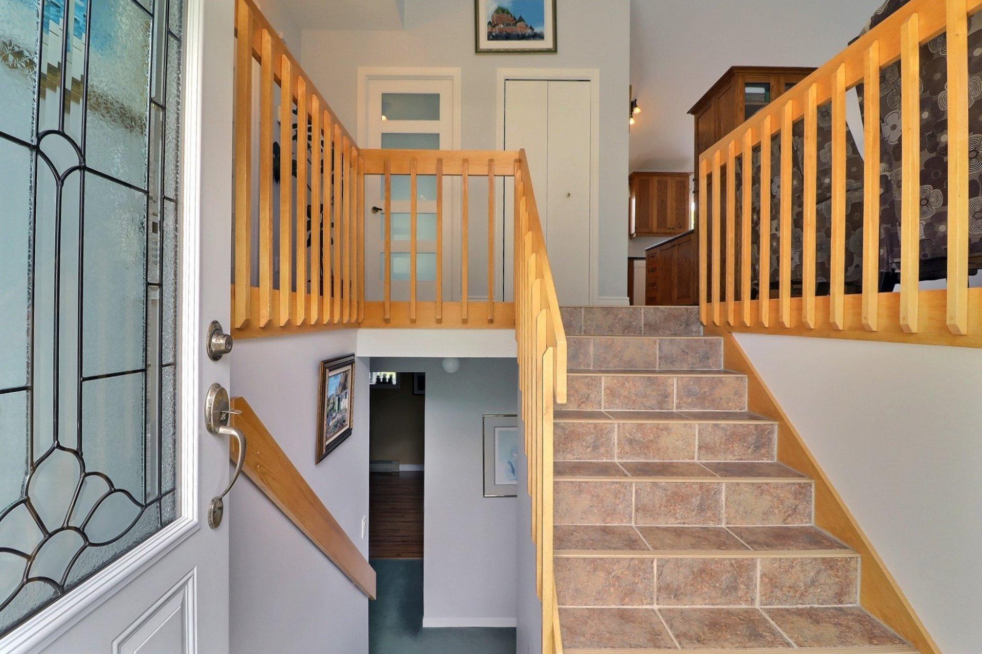 









9986


Boul. St-Jacques

,
Québec (Les Rivières),




QC
G2B4R2

