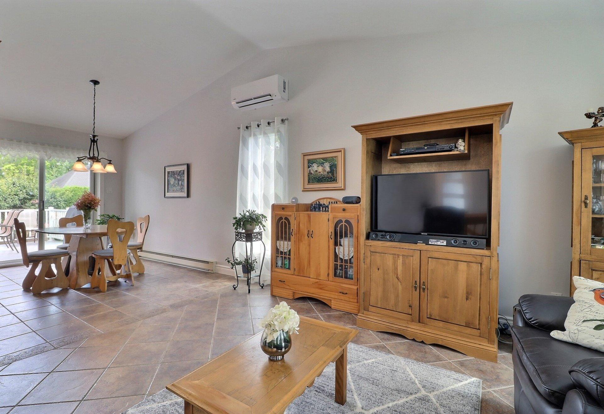 









9986


Boul. St-Jacques

,
Québec (Les Rivières),




QC
G2B4R2

