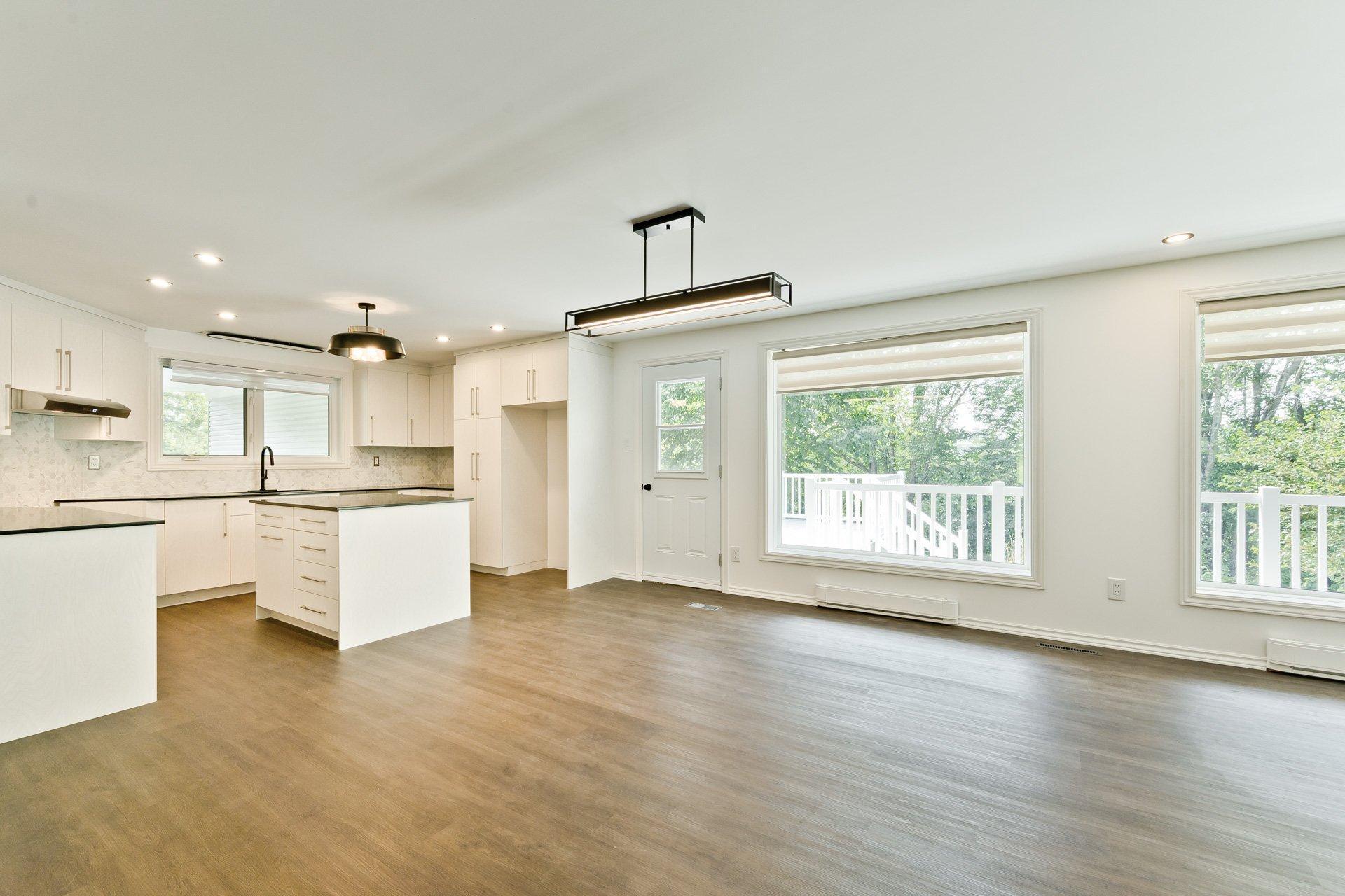 









31Z

 - 31AZ


Route 141

,
Coaticook,




QC
J1A2S2

