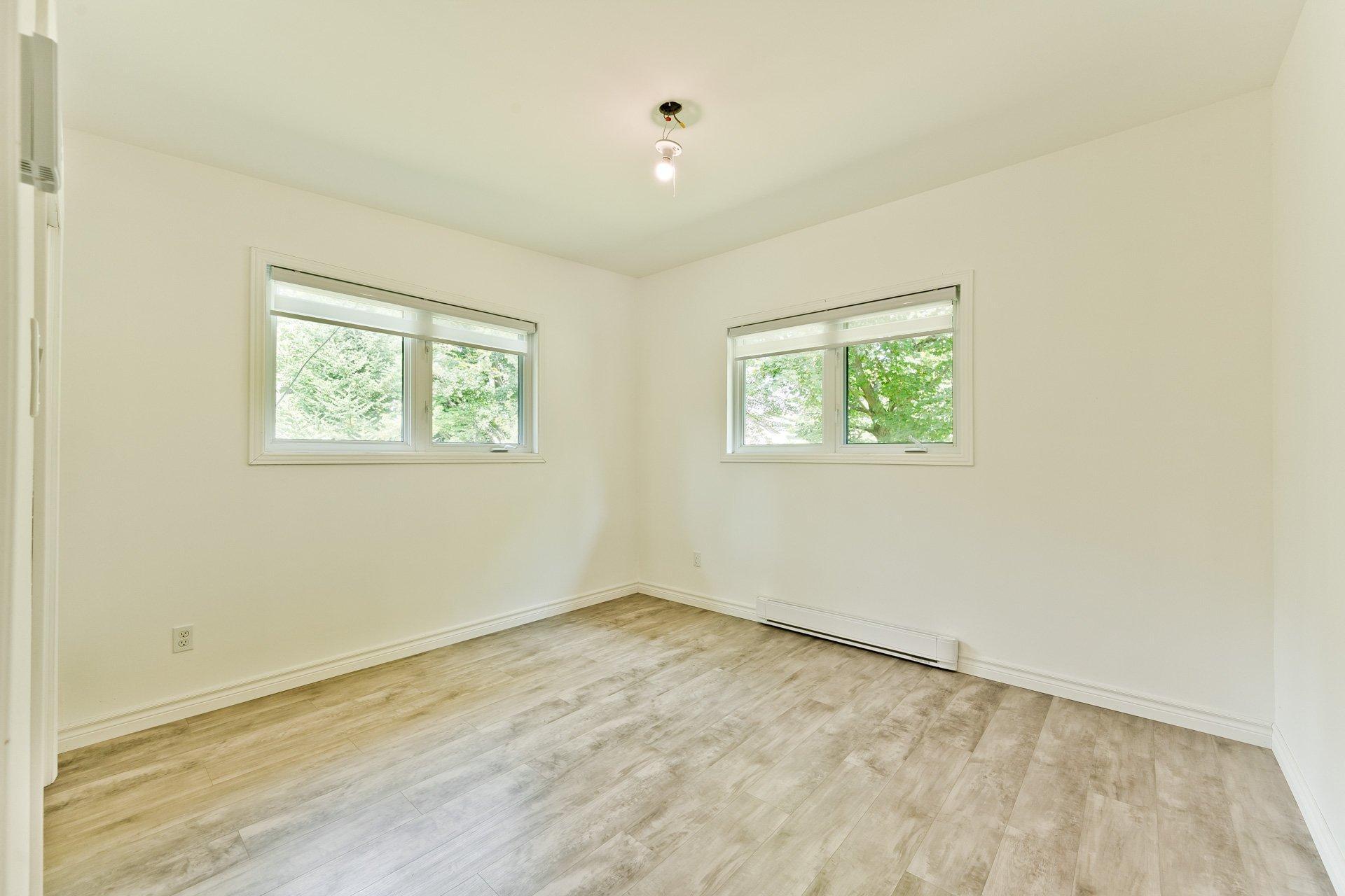 









31Z

 - 31AZ


Route 141

,
Coaticook,




QC
J1A2S2

