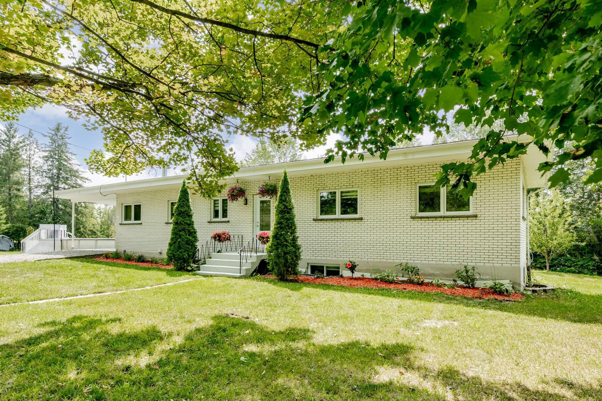 









31Z

 - 31AZ


Route 141

,
Coaticook,




QC
J1A2S2

