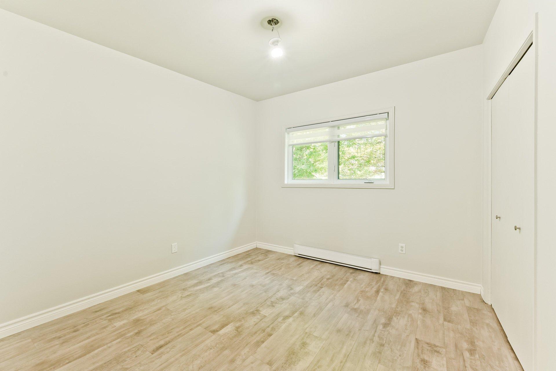 









31Z

 - 31AZ


Route 141

,
Coaticook,




QC
J1A2S2

