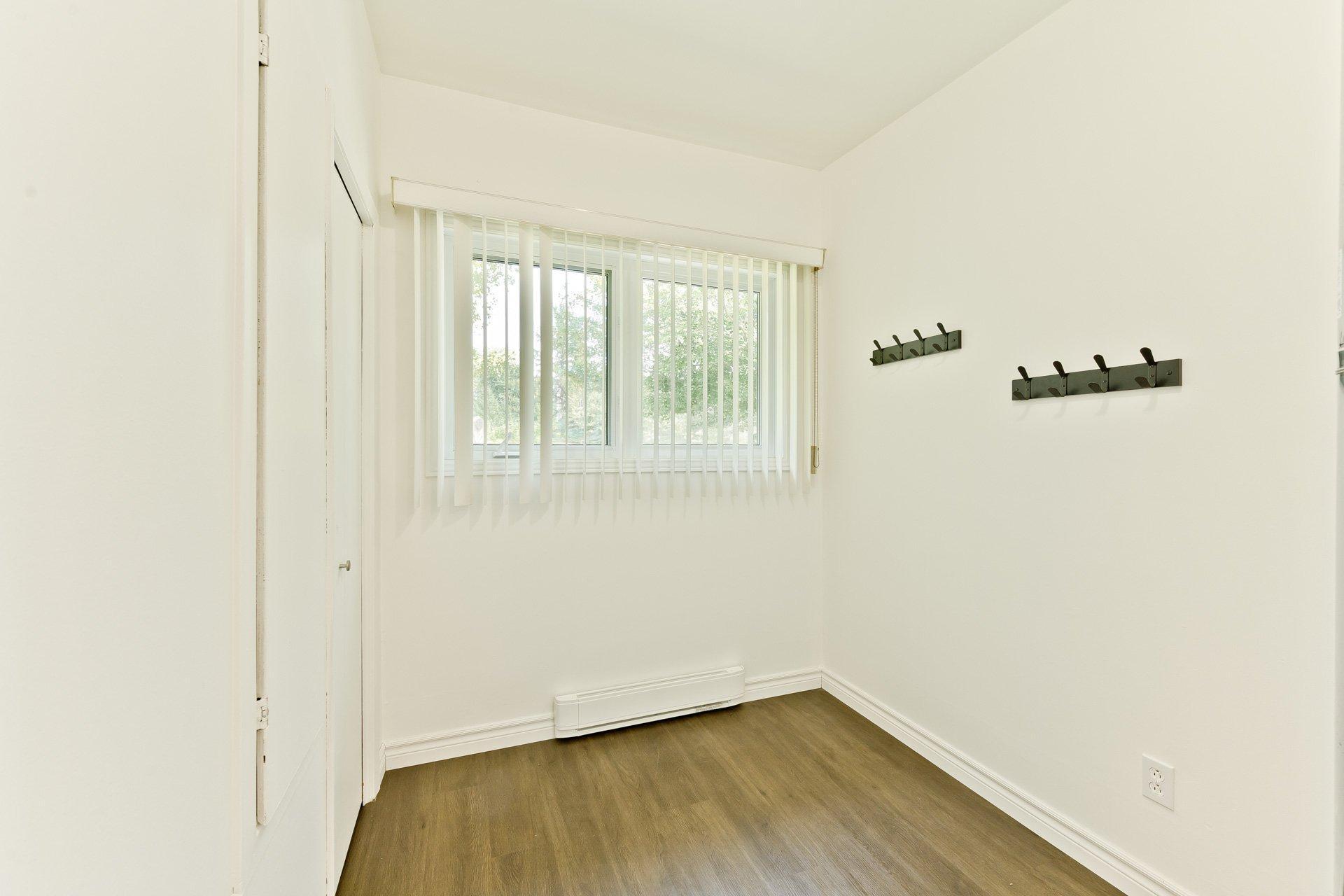 









31Z

 - 31AZ


Route 141

,
Coaticook,




QC
J1A2S2

