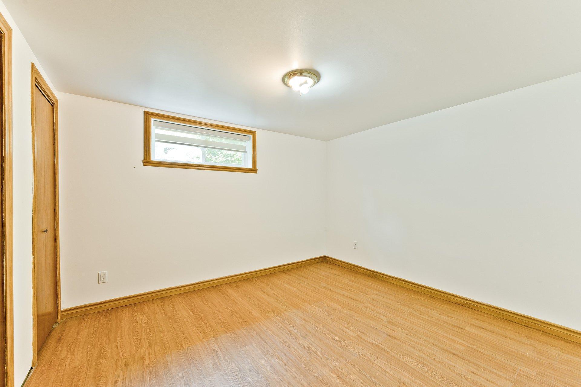 









31Z

 - 31AZ


Route 141

,
Coaticook,




QC
J1A2S2

