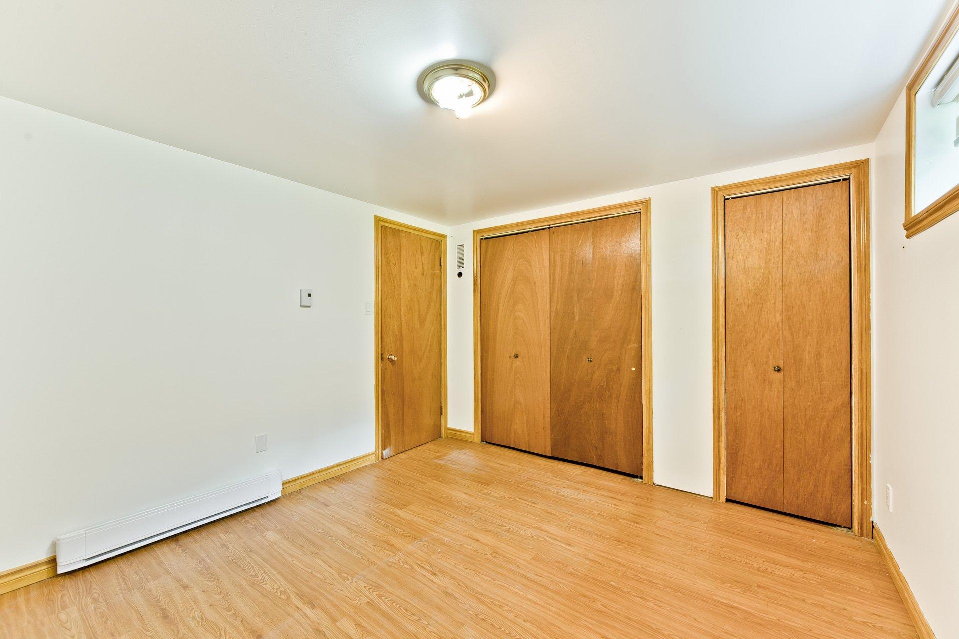 









31Z

 - 31AZ


Route 141

,
Coaticook,




QC
J1A2S2

