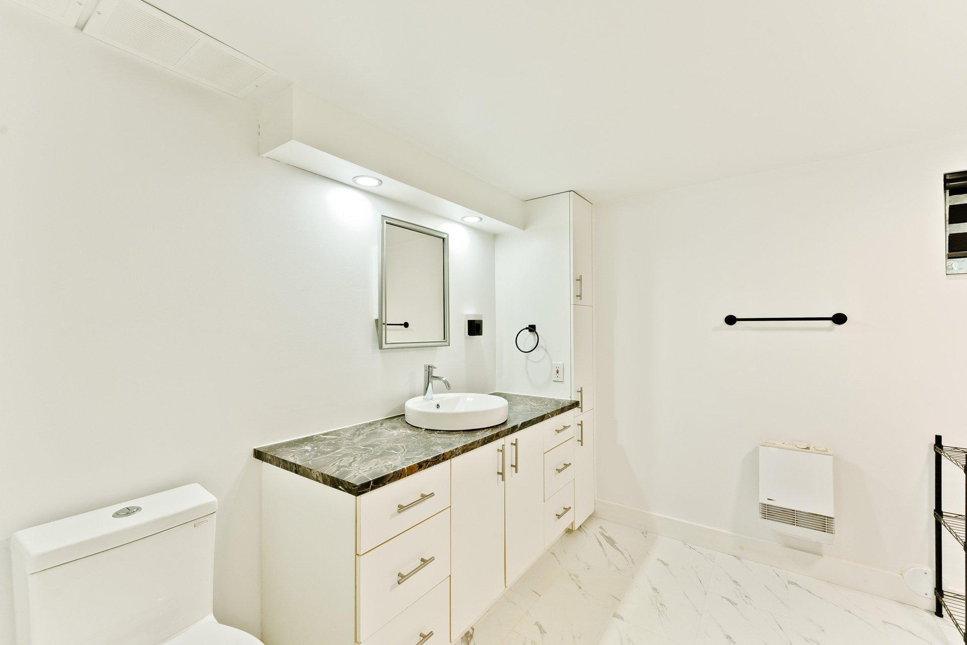 









31Z

 - 31AZ


Route 141

,
Coaticook,




QC
J1A2S2

