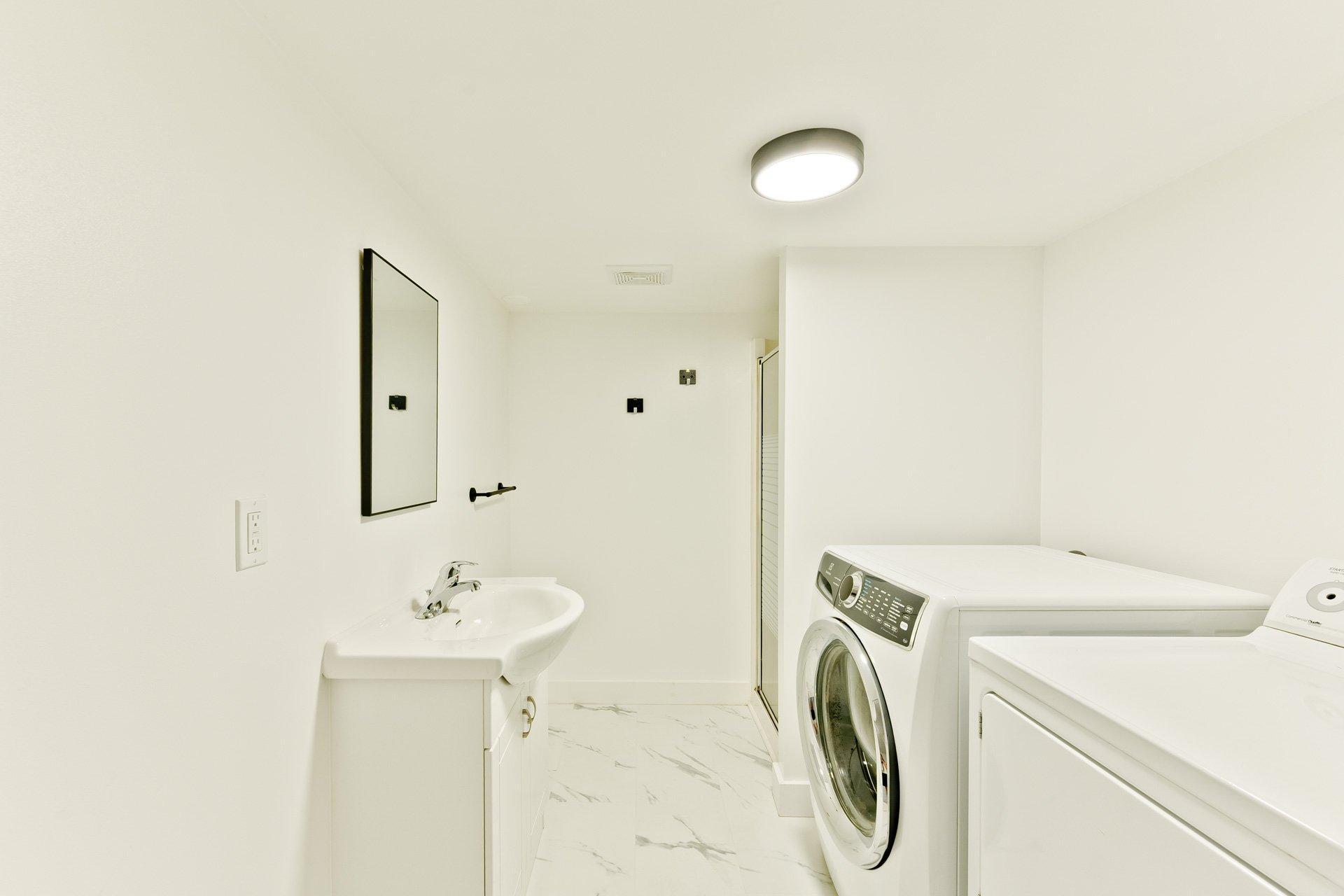 









31Z

 - 31AZ


Route 141

,
Coaticook,




QC
J1A2S2

