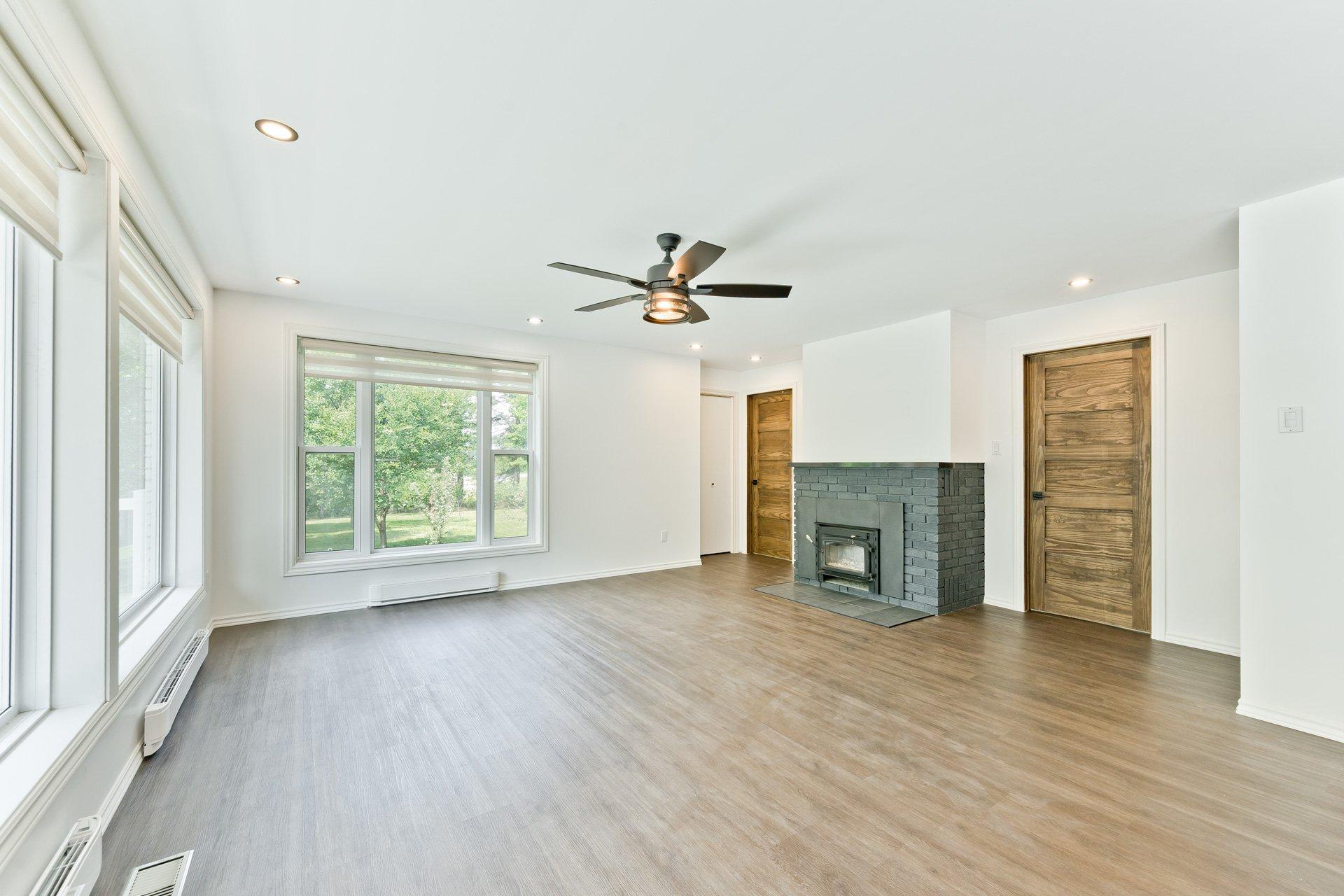 









31Z

 - 31AZ


Route 141

,
Coaticook,




QC
J1A2S2

