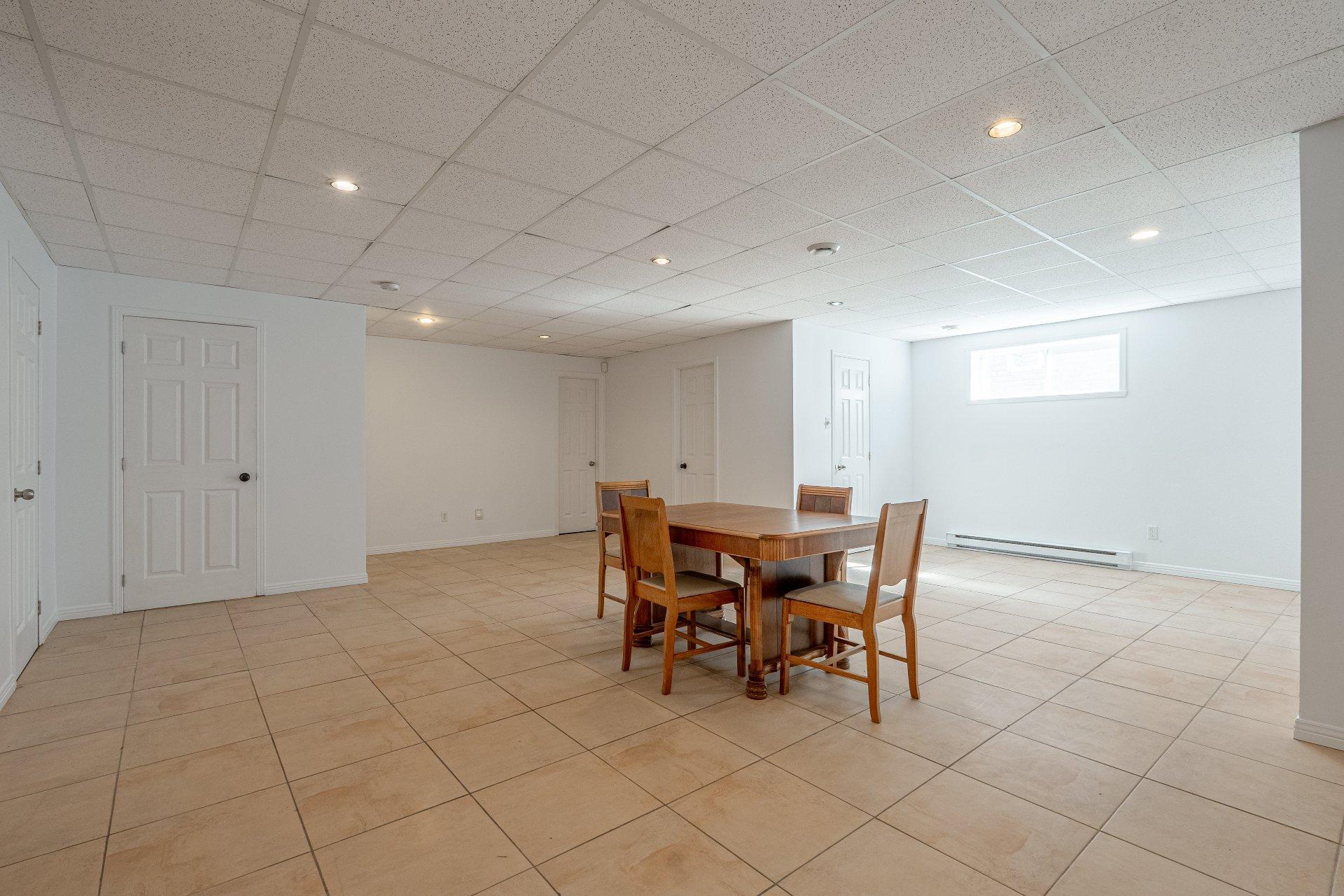 









462

 - 464


Rue de la Goudrelle

,
Sherbrooke (Fleurimont),




QC
J1G5G4

