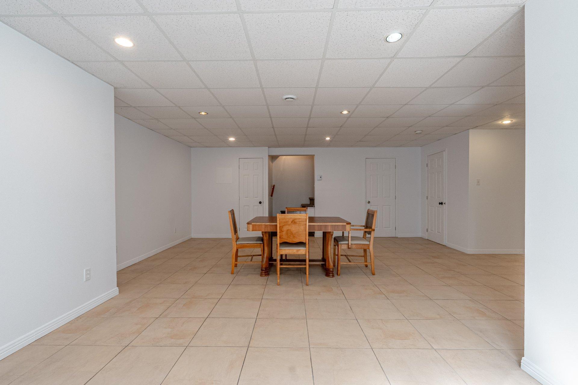 









462

 - 464


Rue de la Goudrelle

,
Sherbrooke (Fleurimont),




QC
J1G5G4

