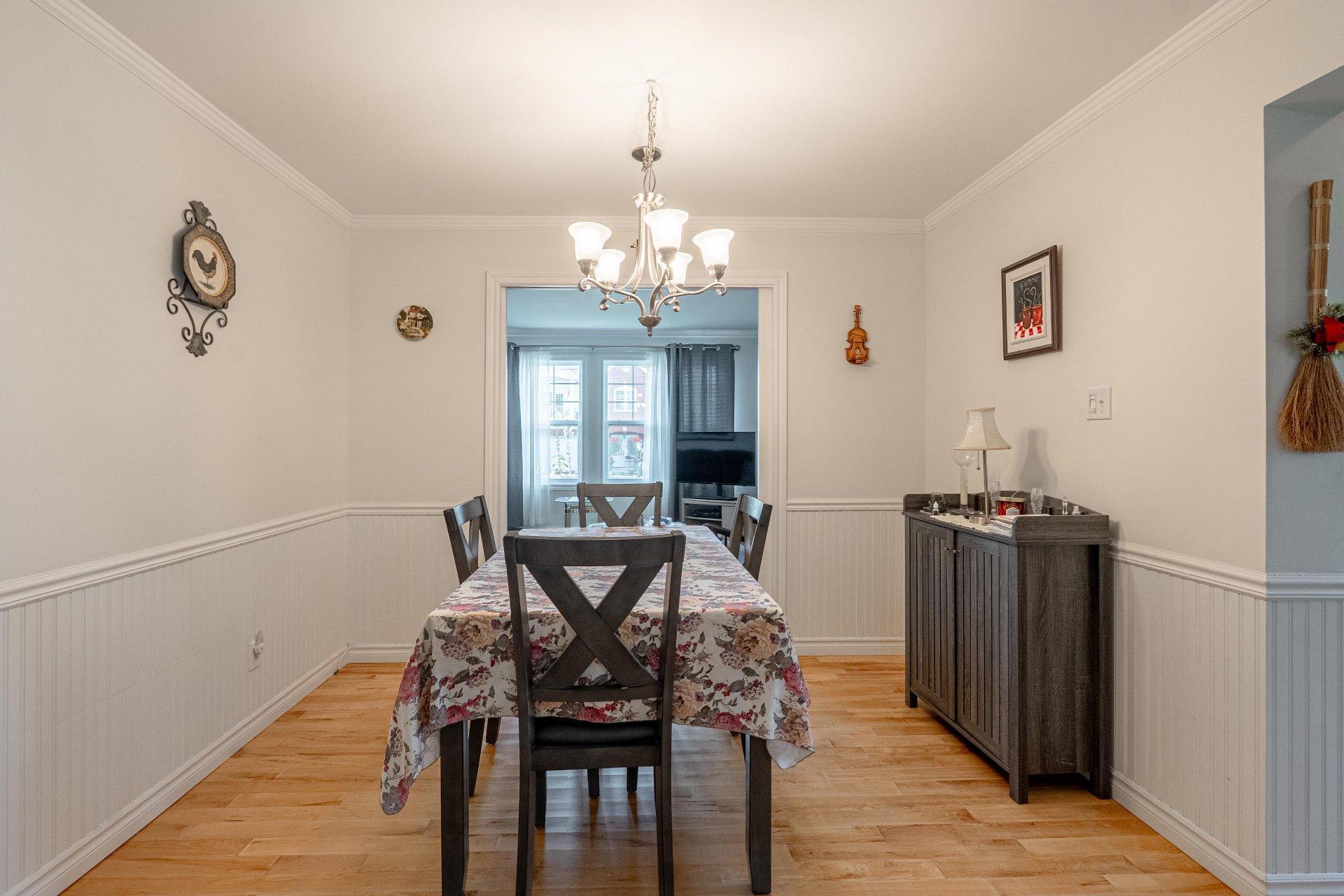 









462

 - 464


Rue de la Goudrelle

,
Sherbrooke (Fleurimont),




QC
J1G5G4


