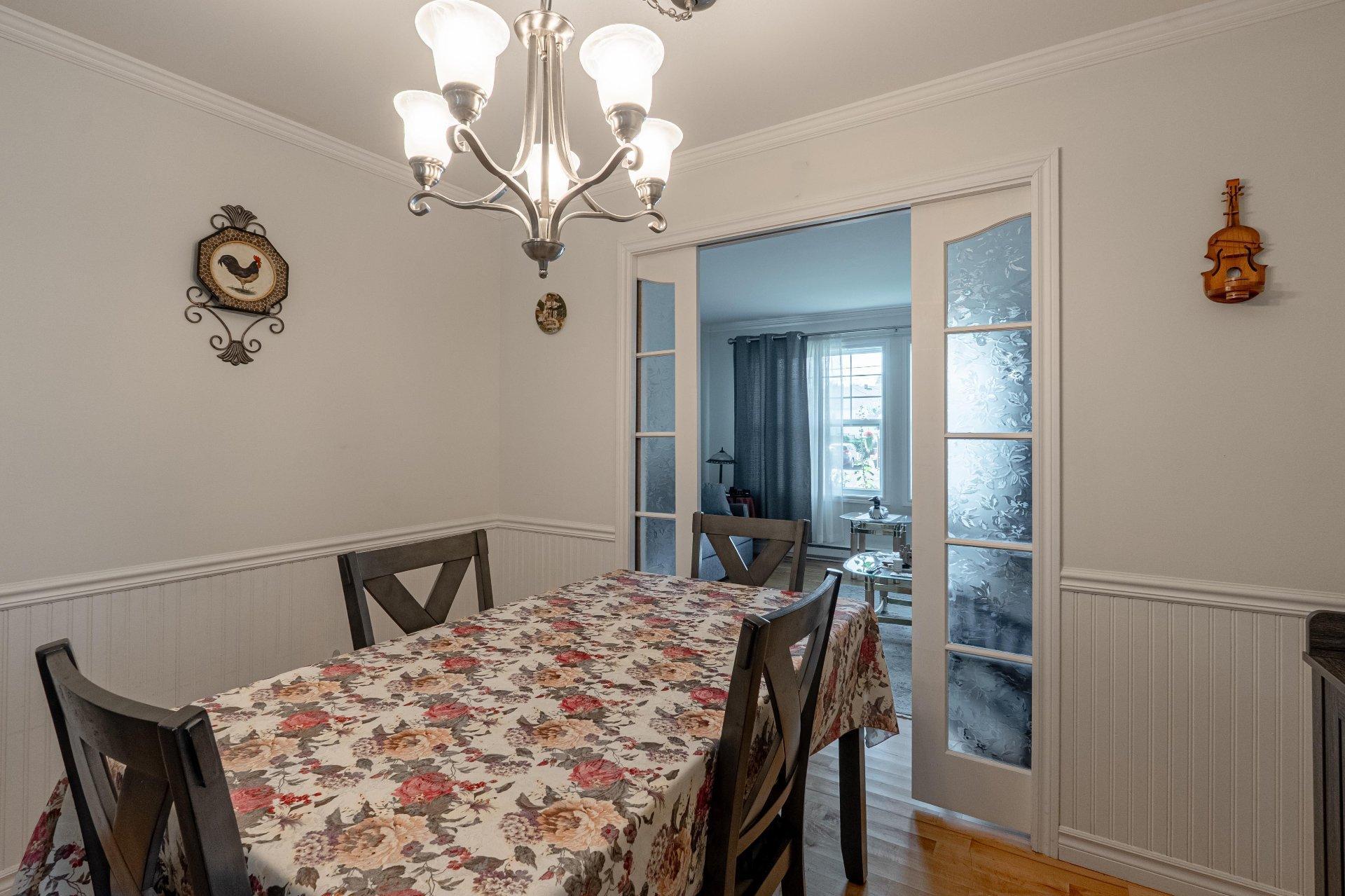









462

 - 464


Rue de la Goudrelle

,
Sherbrooke (Fleurimont),




QC
J1G5G4


