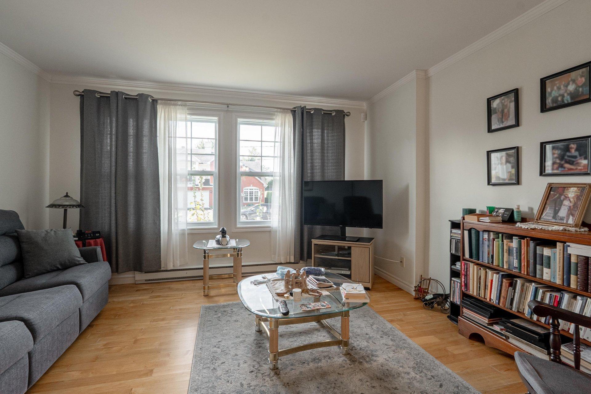 









462

 - 464


Rue de la Goudrelle

,
Sherbrooke (Fleurimont),




QC
J1G5G4


