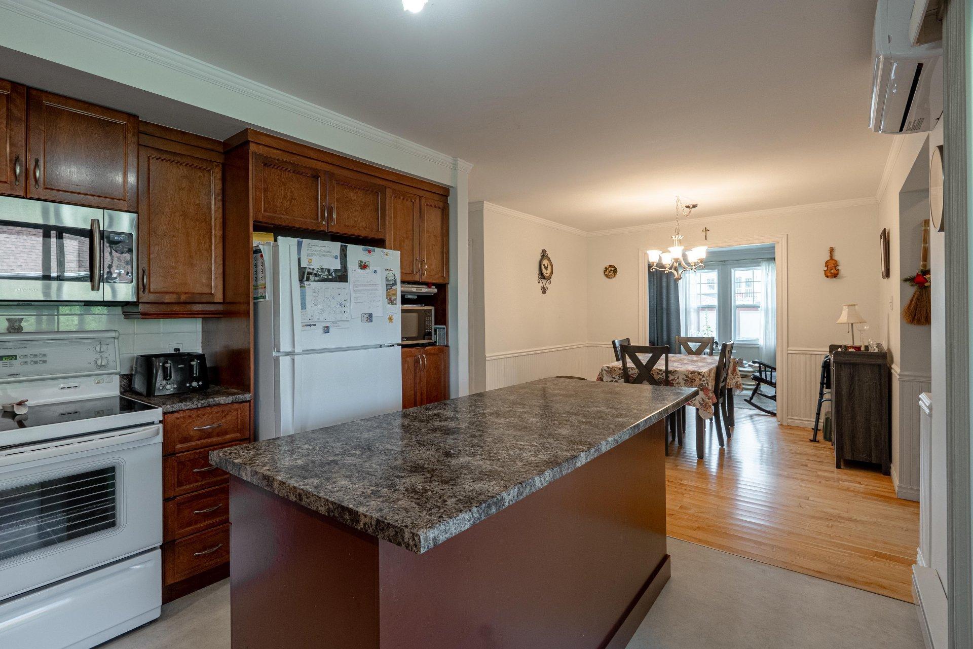 









462

 - 464


Rue de la Goudrelle

,
Sherbrooke (Fleurimont),




QC
J1G5G4

