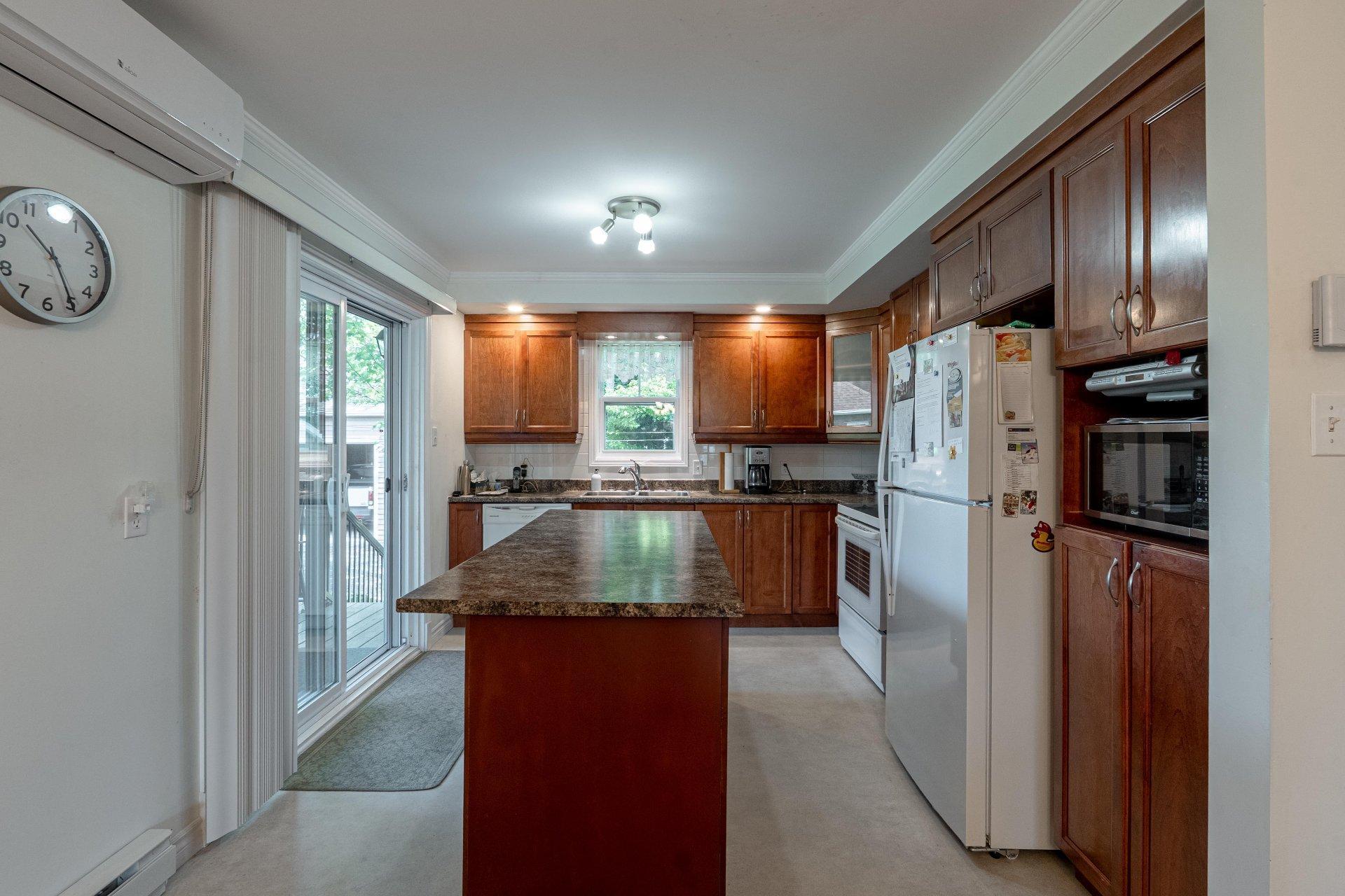 









462

 - 464


Rue de la Goudrelle

,
Sherbrooke (Fleurimont),




QC
J1G5G4

