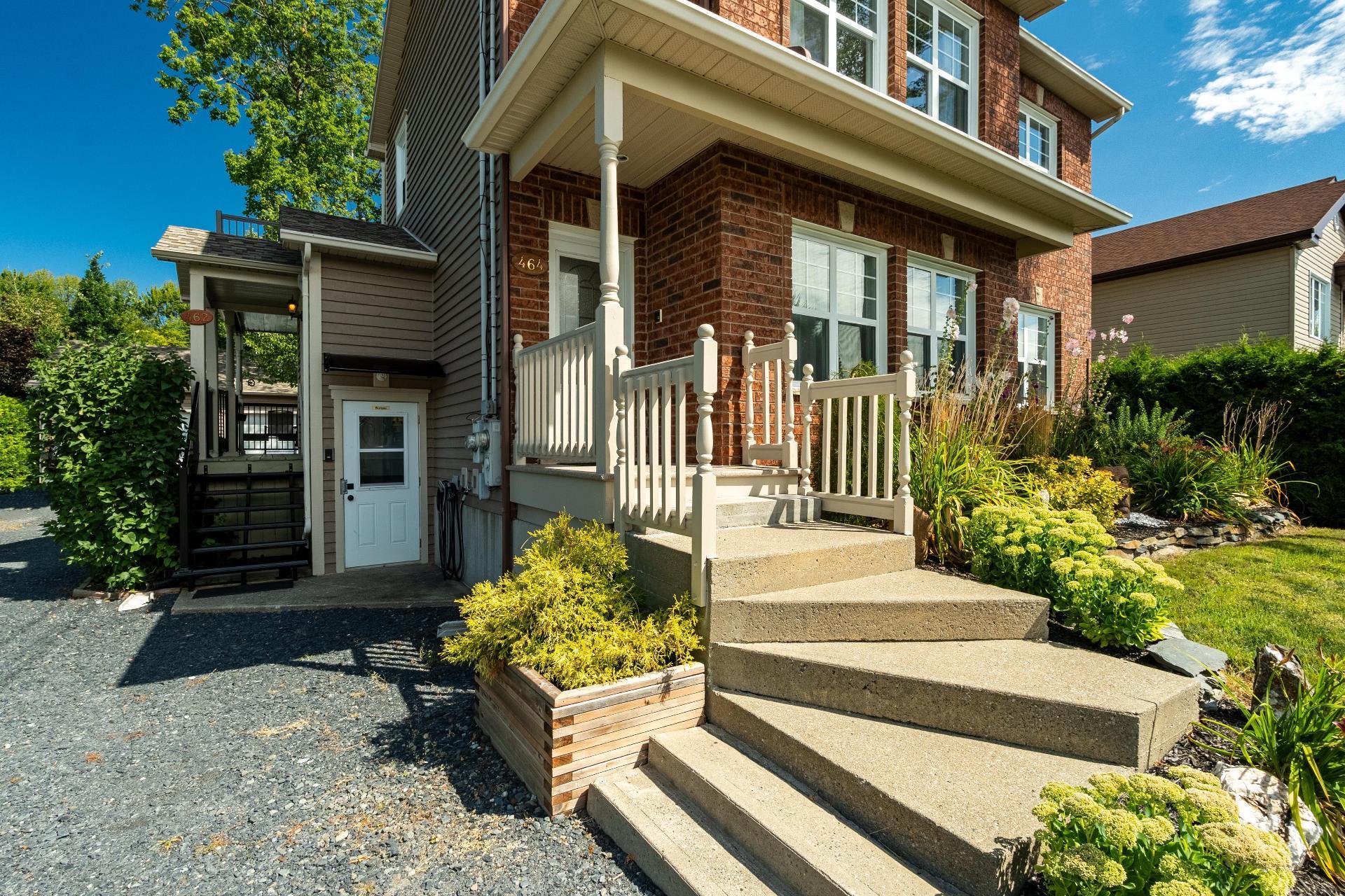 









462

 - 464


Rue de la Goudrelle

,
Sherbrooke (Fleurimont),




QC
J1G5G4

