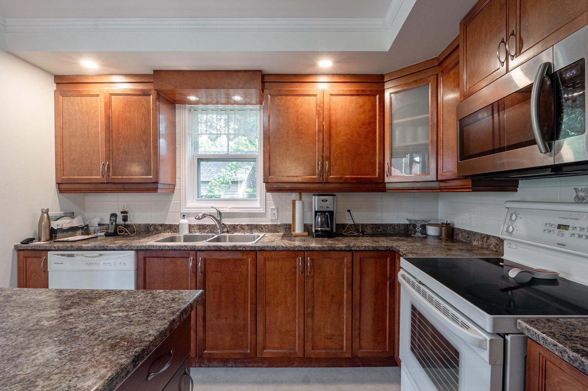 









462

 - 464


Rue de la Goudrelle

,
Sherbrooke (Fleurimont),




QC
J1G5G4

