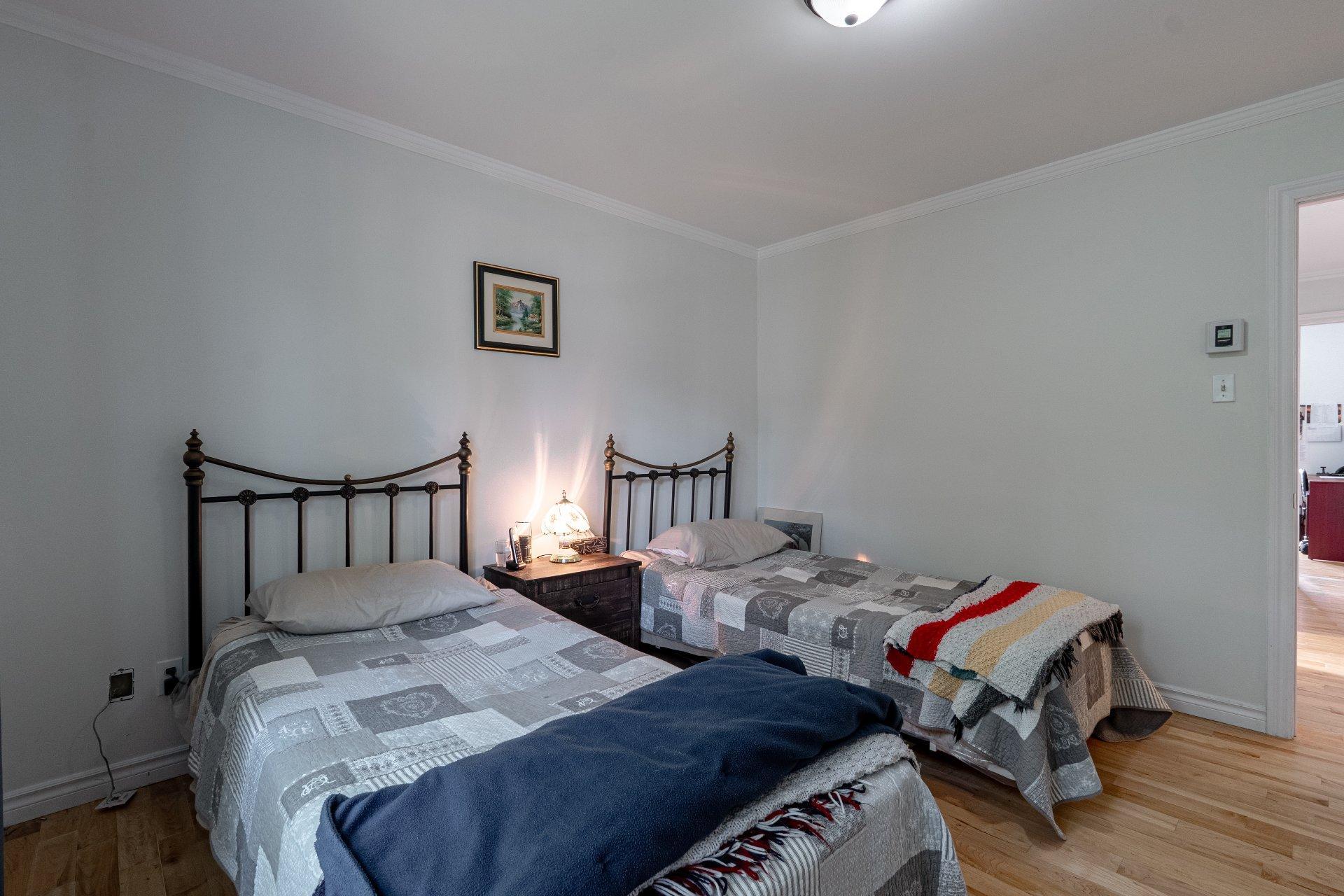 









462

 - 464


Rue de la Goudrelle

,
Sherbrooke (Fleurimont),




QC
J1G5G4

