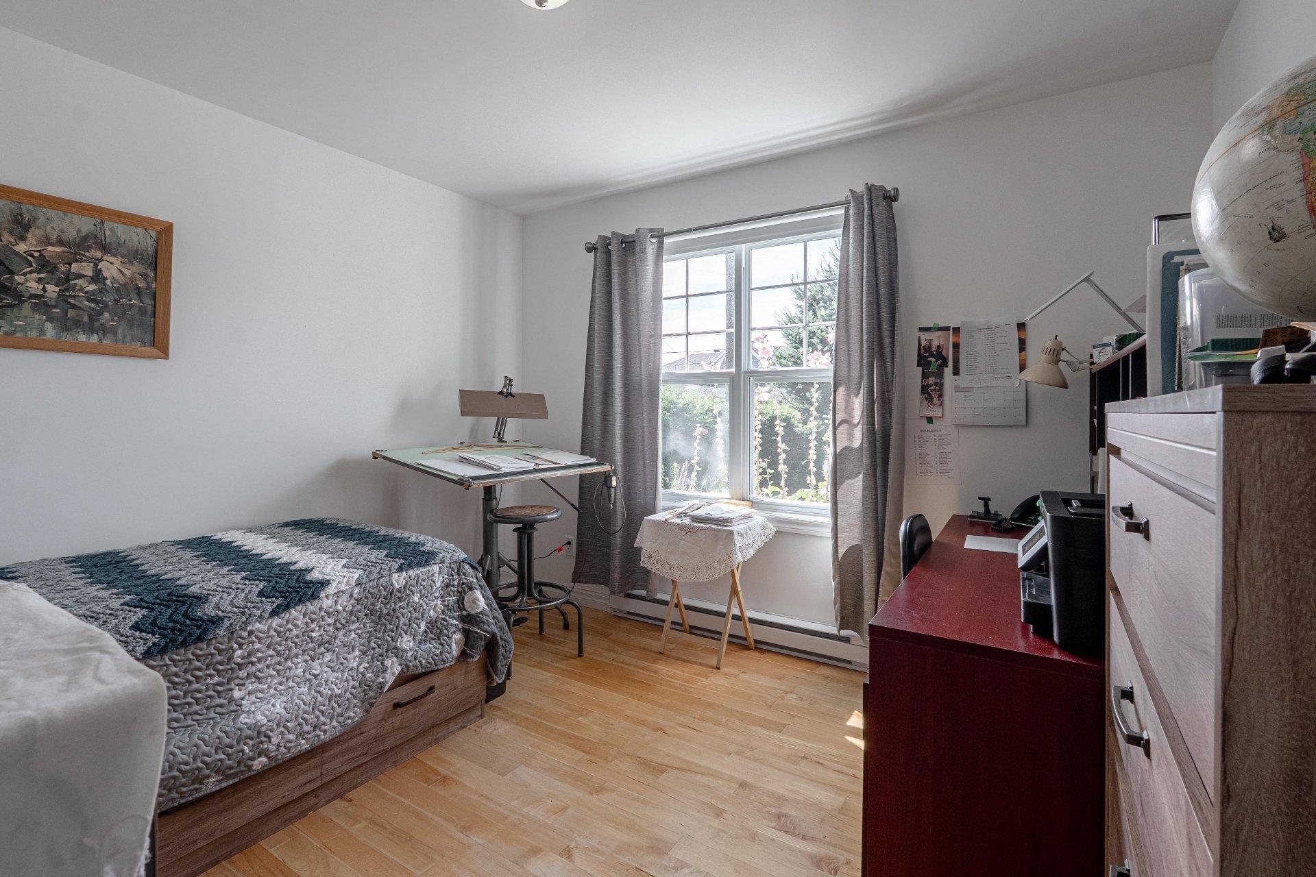 









462

 - 464


Rue de la Goudrelle

,
Sherbrooke (Fleurimont),




QC
J1G5G4

