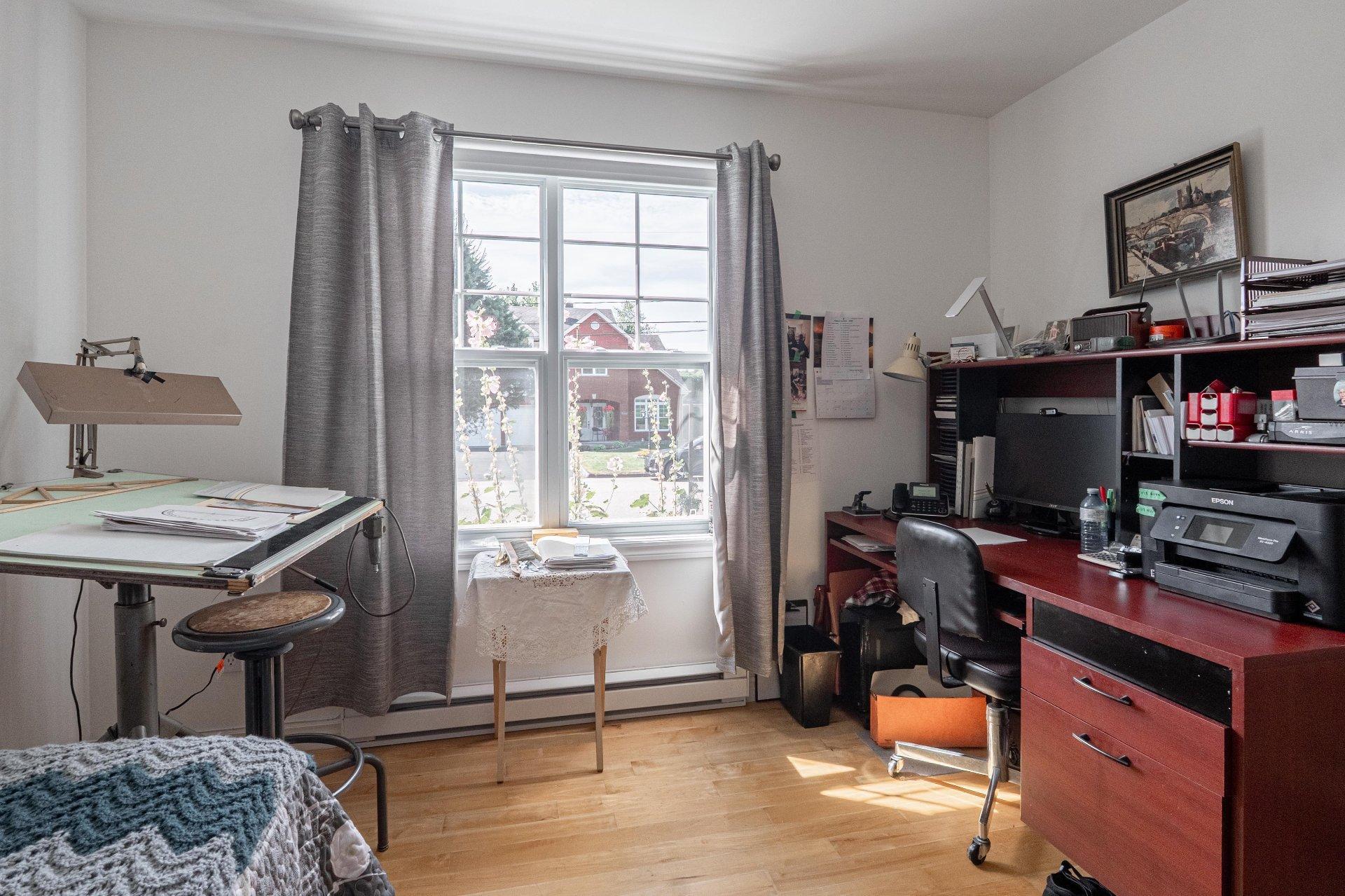 









462

 - 464


Rue de la Goudrelle

,
Sherbrooke (Fleurimont),




QC
J1G5G4

