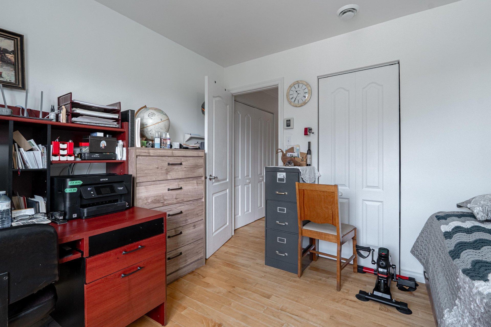 









462

 - 464


Rue de la Goudrelle

,
Sherbrooke (Fleurimont),




QC
J1G5G4

