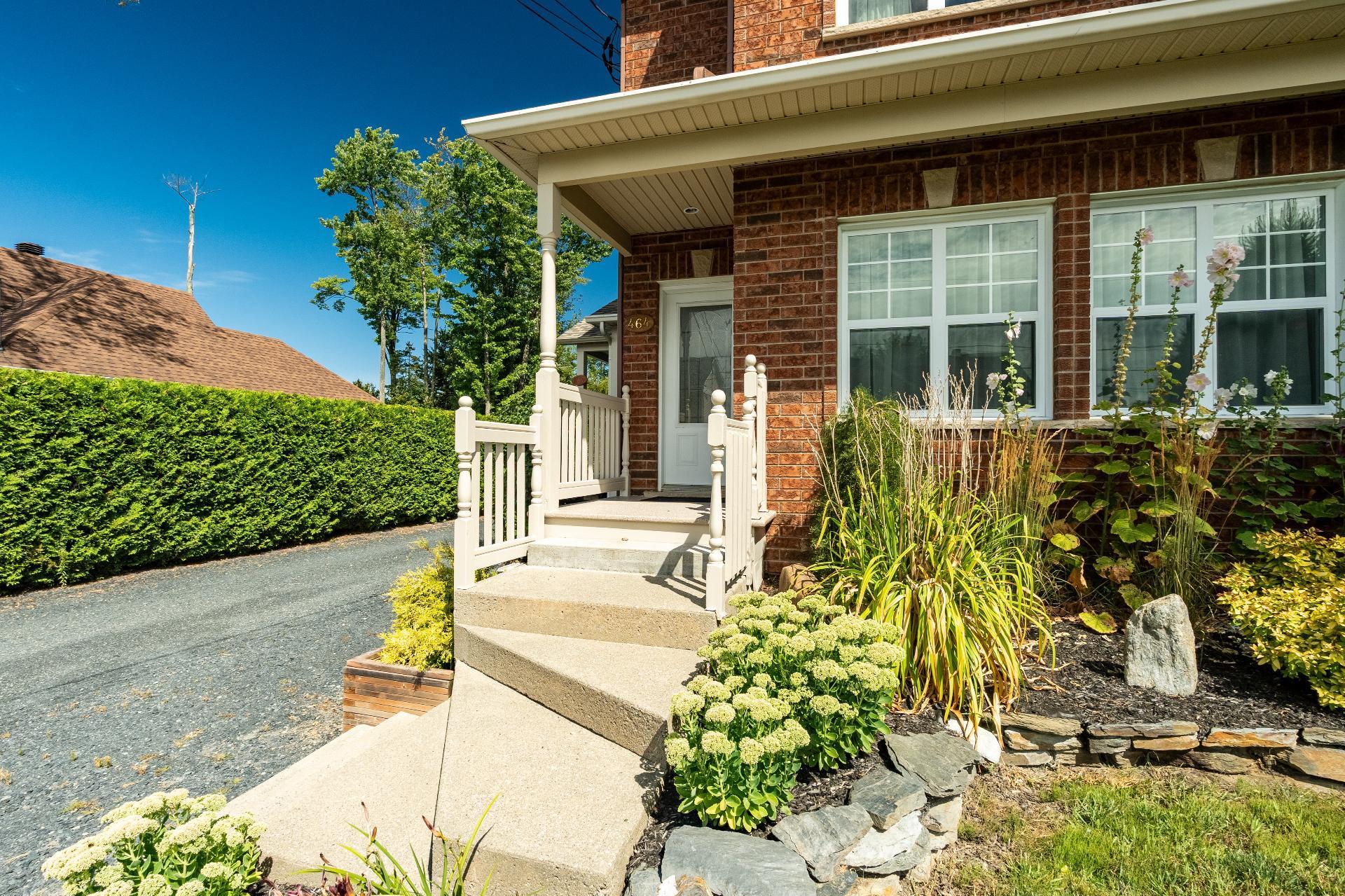 









462

 - 464


Rue de la Goudrelle

,
Sherbrooke (Fleurimont),




QC
J1G5G4

