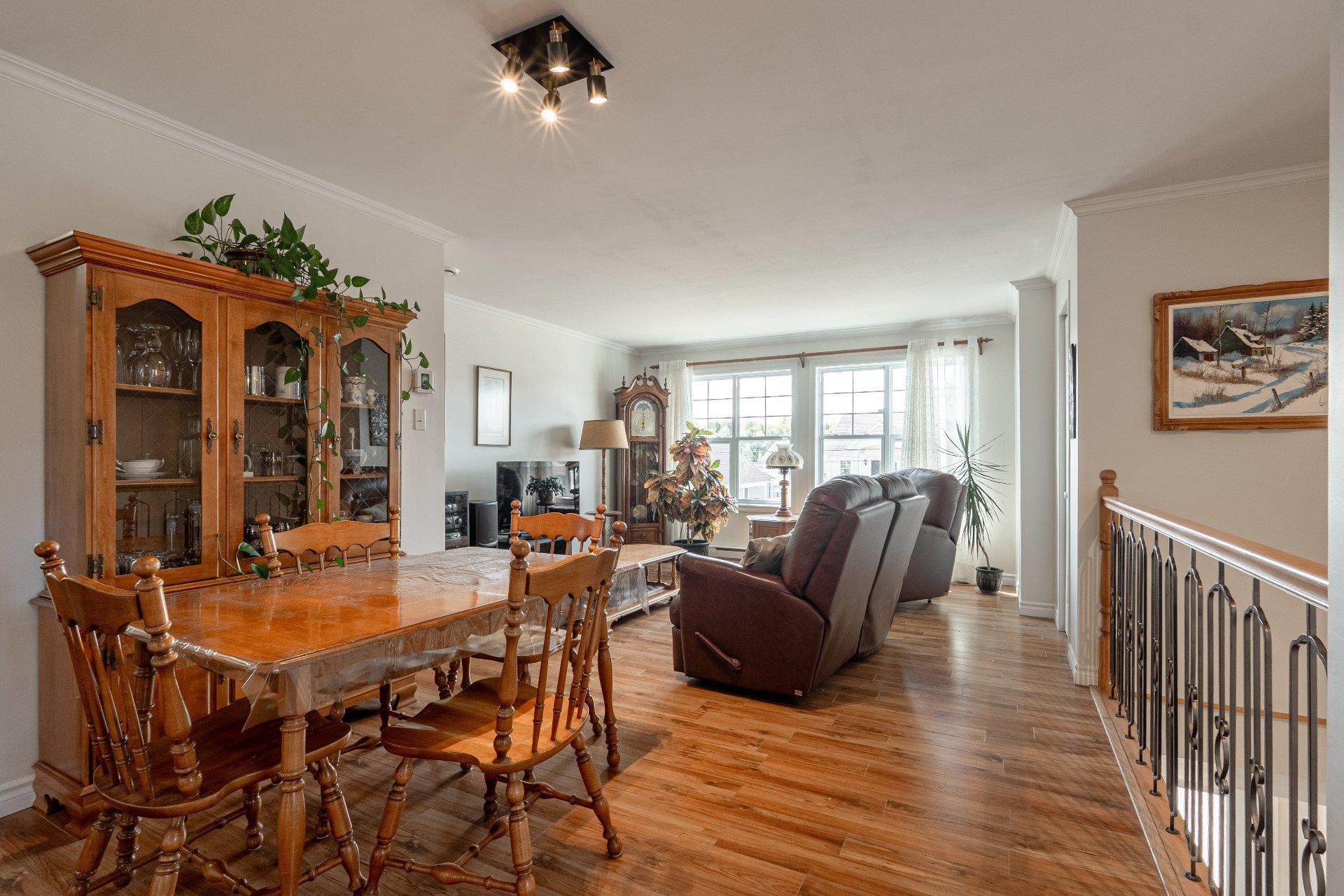 









462

 - 464


Rue de la Goudrelle

,
Sherbrooke (Fleurimont),




QC
J1G5G4

