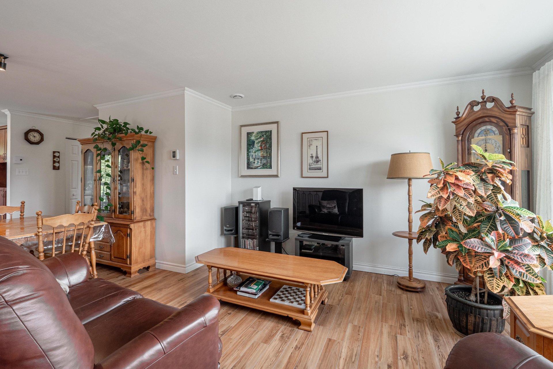 









462

 - 464


Rue de la Goudrelle

,
Sherbrooke (Fleurimont),




QC
J1G5G4

